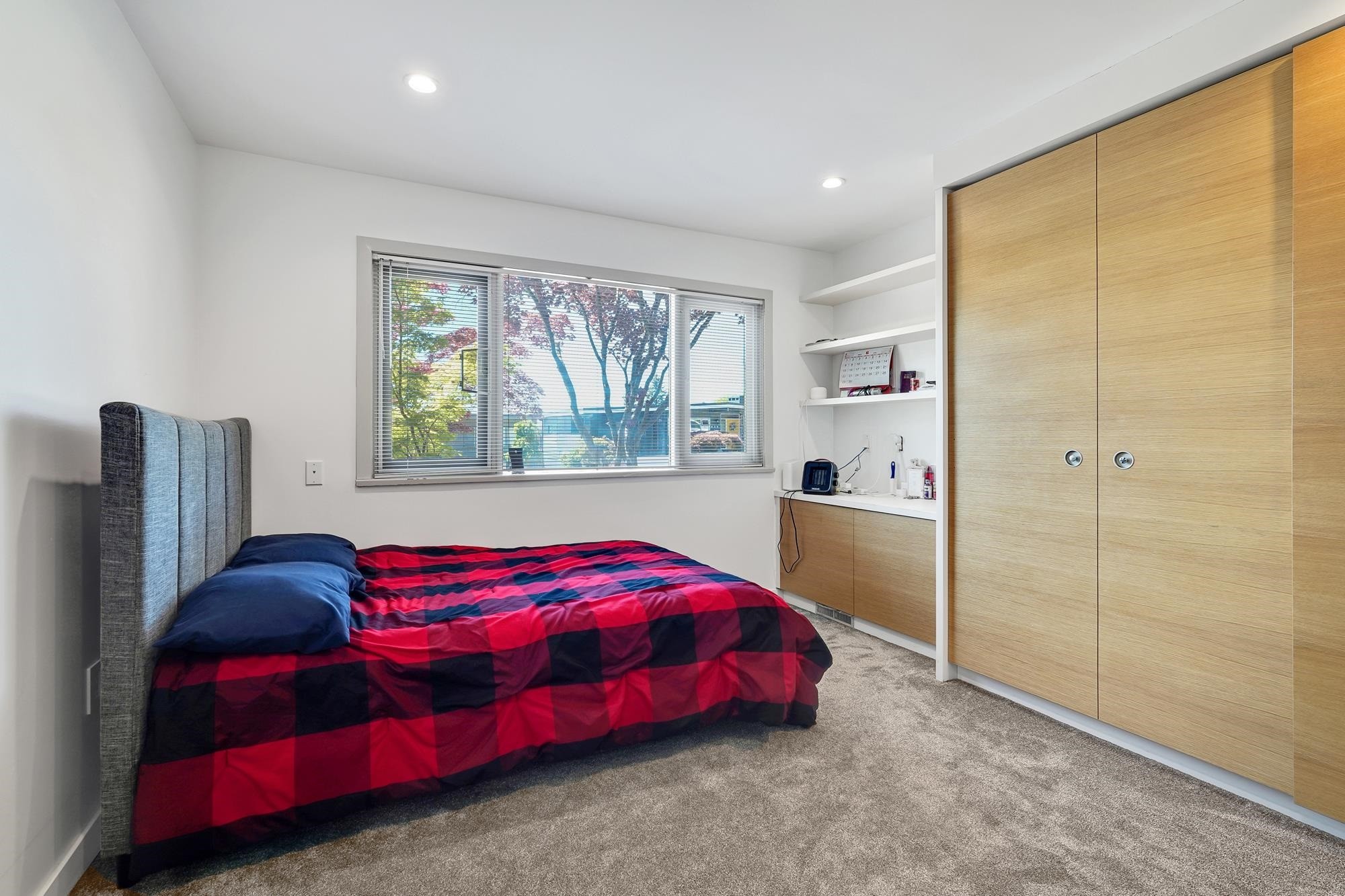 









821


Jackson

Crescent,
New Westminster,




BC
V3L 4S1

