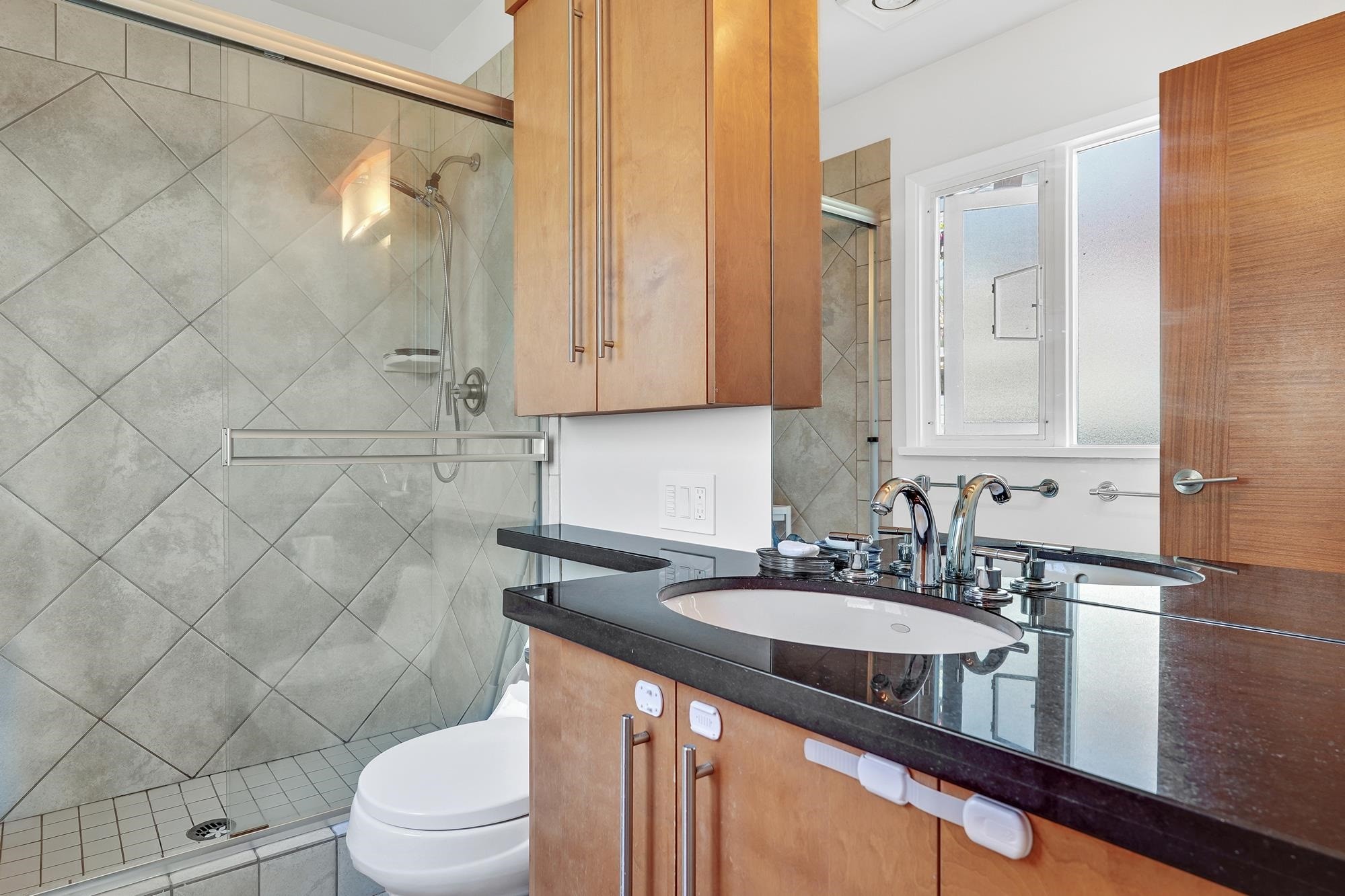 









821


Jackson

Crescent,
New Westminster,




BC
V3L 4S1

