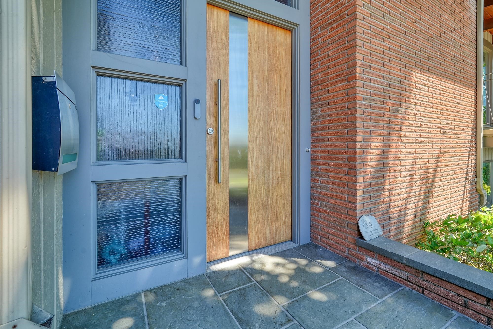 









821


Jackson

Crescent,
New Westminster,




BC
V3L 4S1

