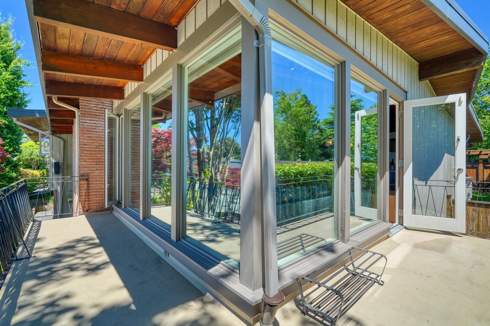 









821


Jackson

Crescent,
New Westminster,




BC
V3L 4S1

