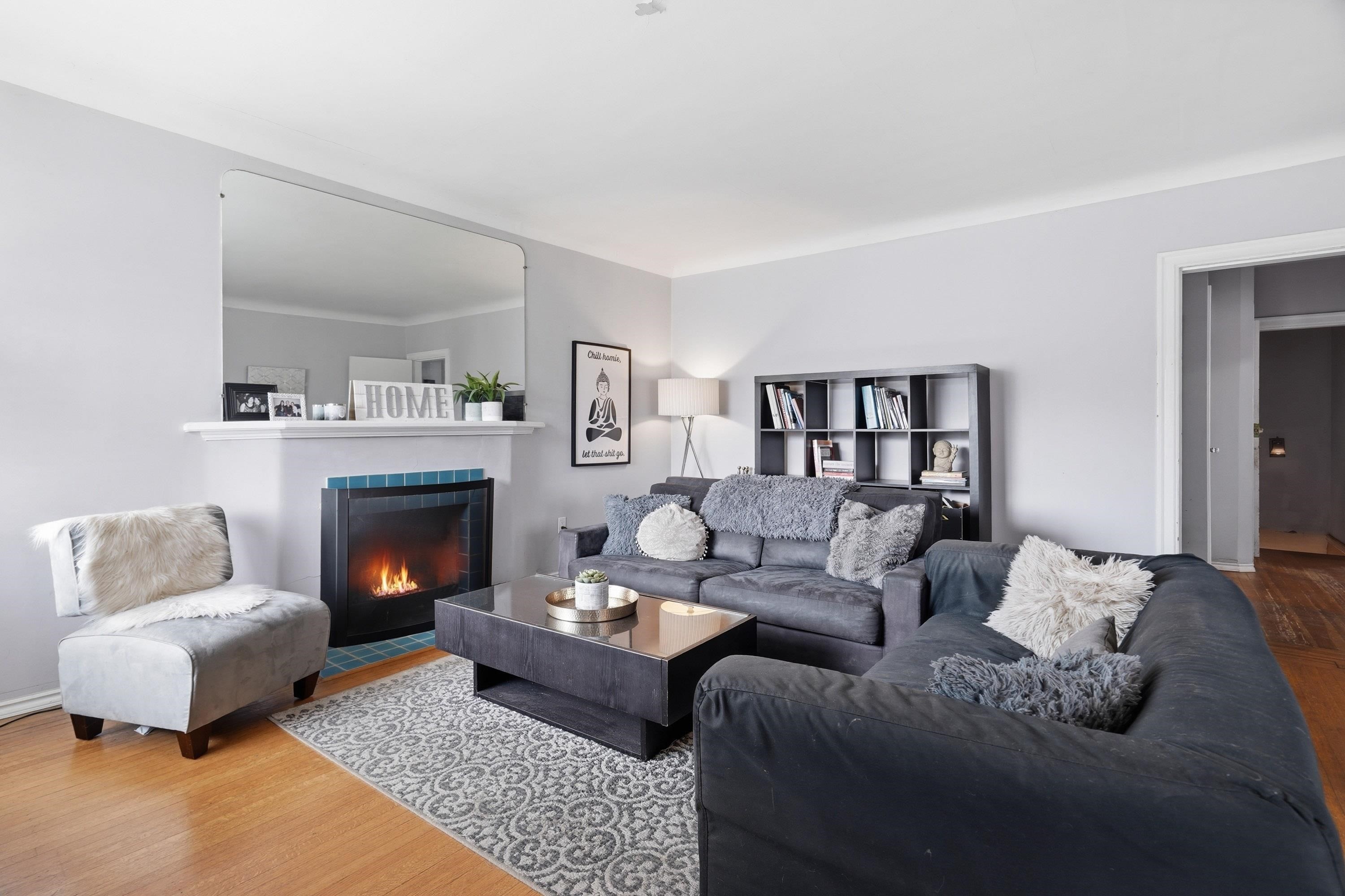 









2349


Pender

Street East,
Vancouver,




BC
V5L 1X7

