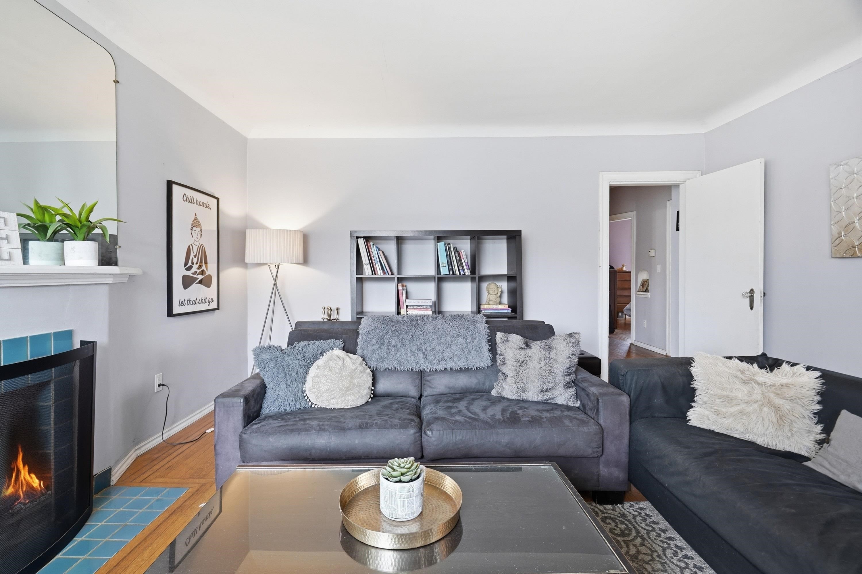 









2349


Pender

Street East,
Vancouver,




BC
V5L 1X7

