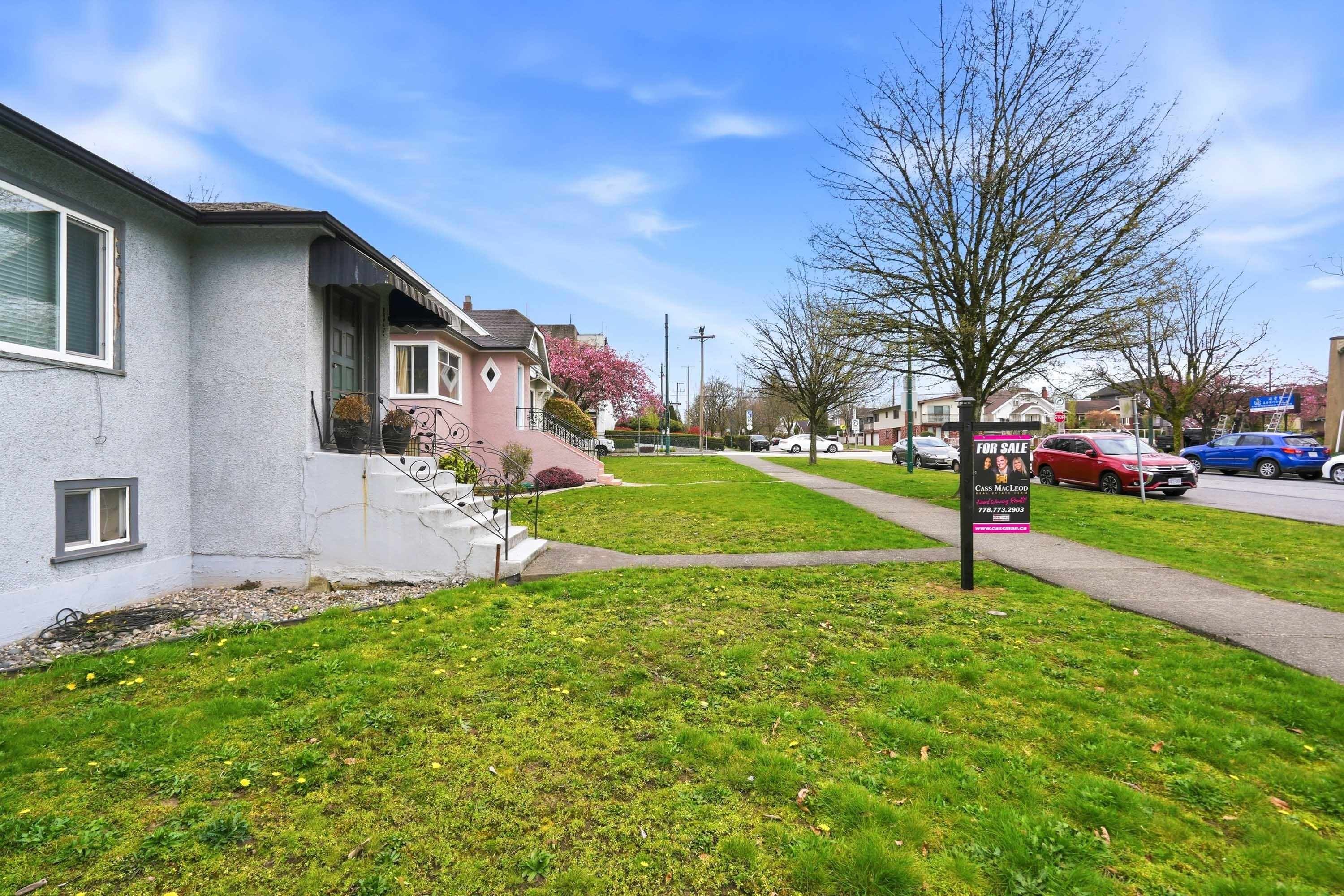 









2349


Pender

Street East,
Vancouver,




BC
V5L 1X7

