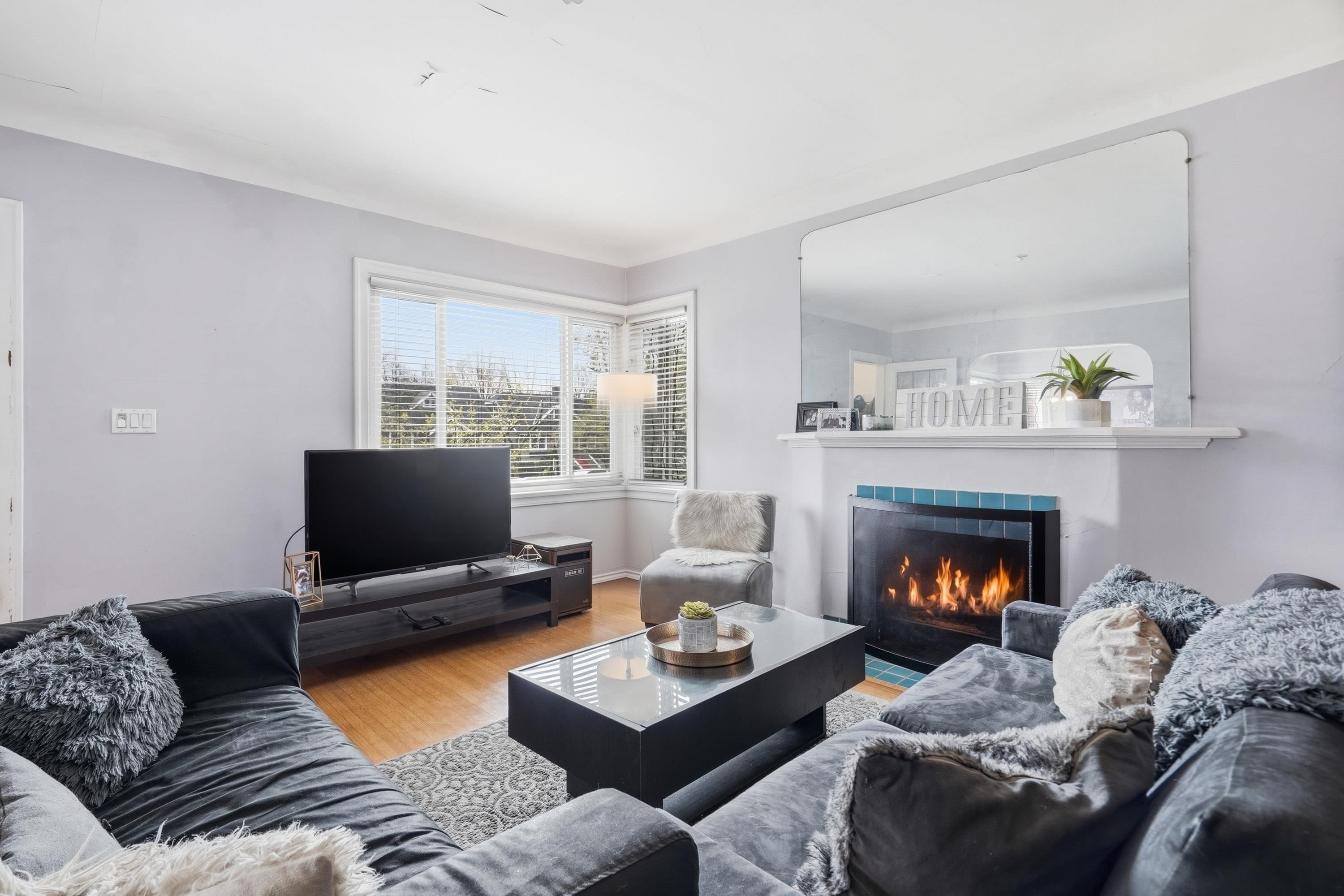 









2349


Pender

Street East,
Vancouver,




BC
V5L 1X7

