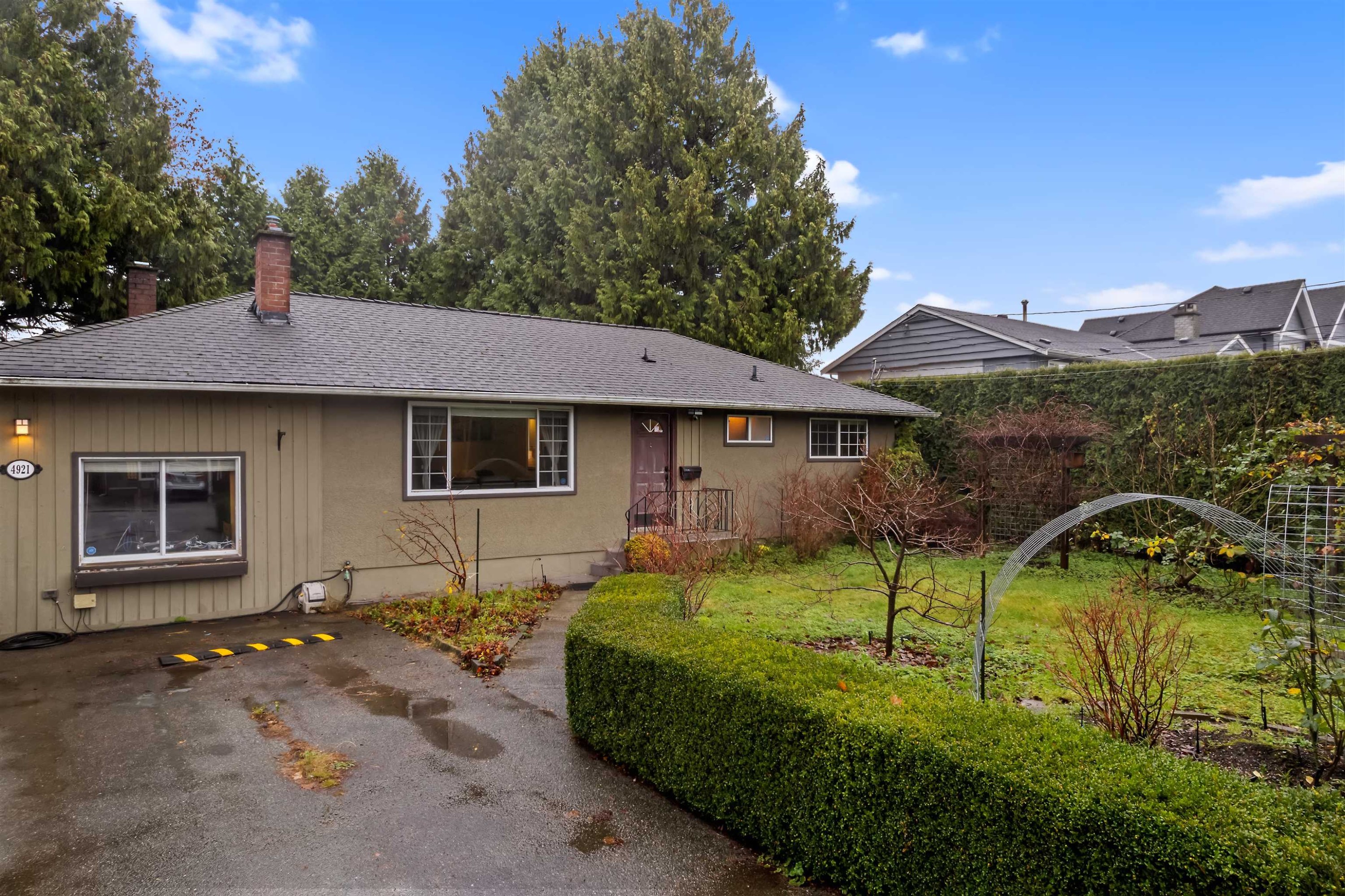 









4921


44a

Avenue,
Delta,




BC
V4K 1E6

