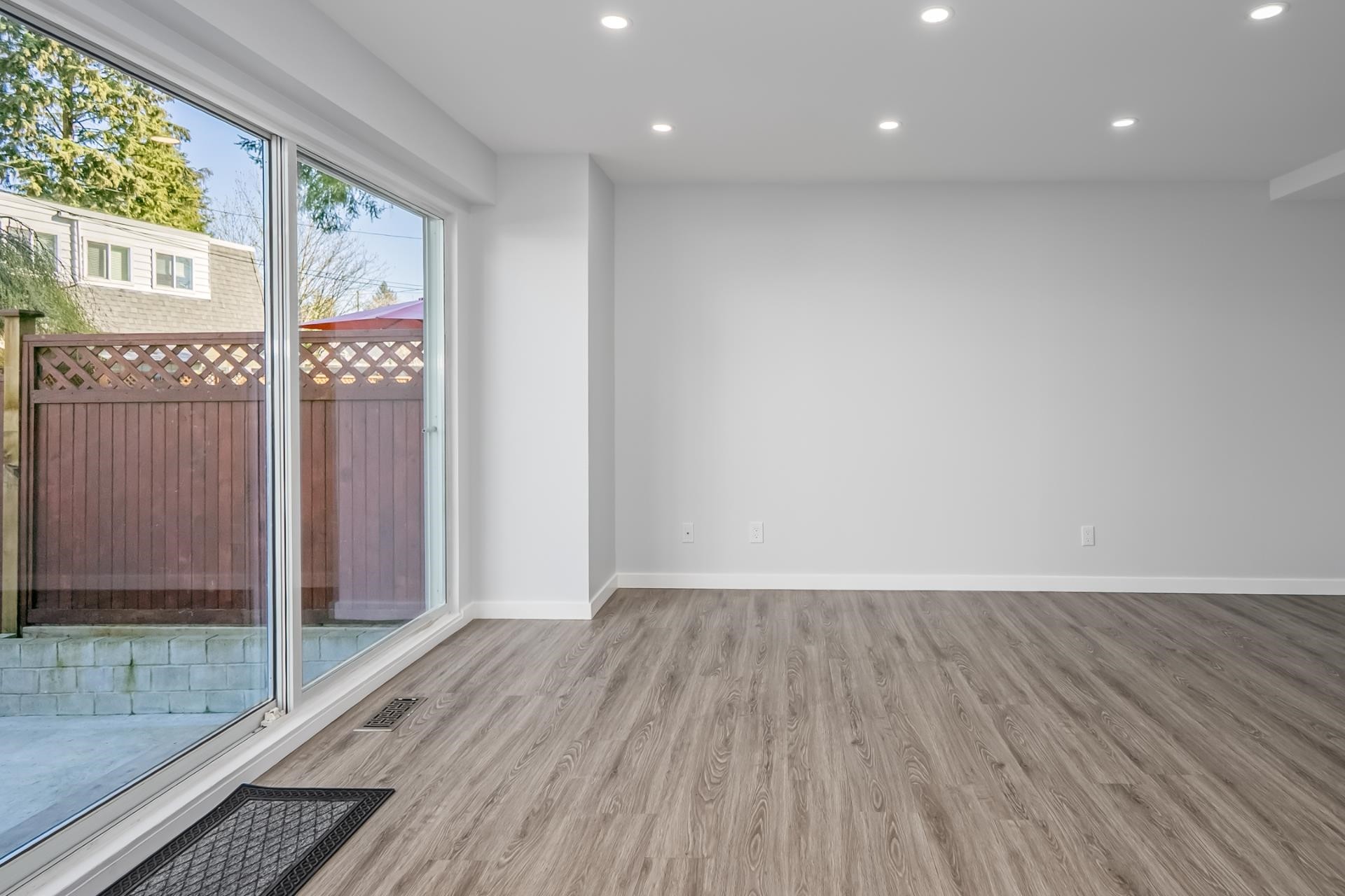 









21555


Dewndey Trunk

Road, 48,
Maple Ridge,




BC
V2X 3G6

