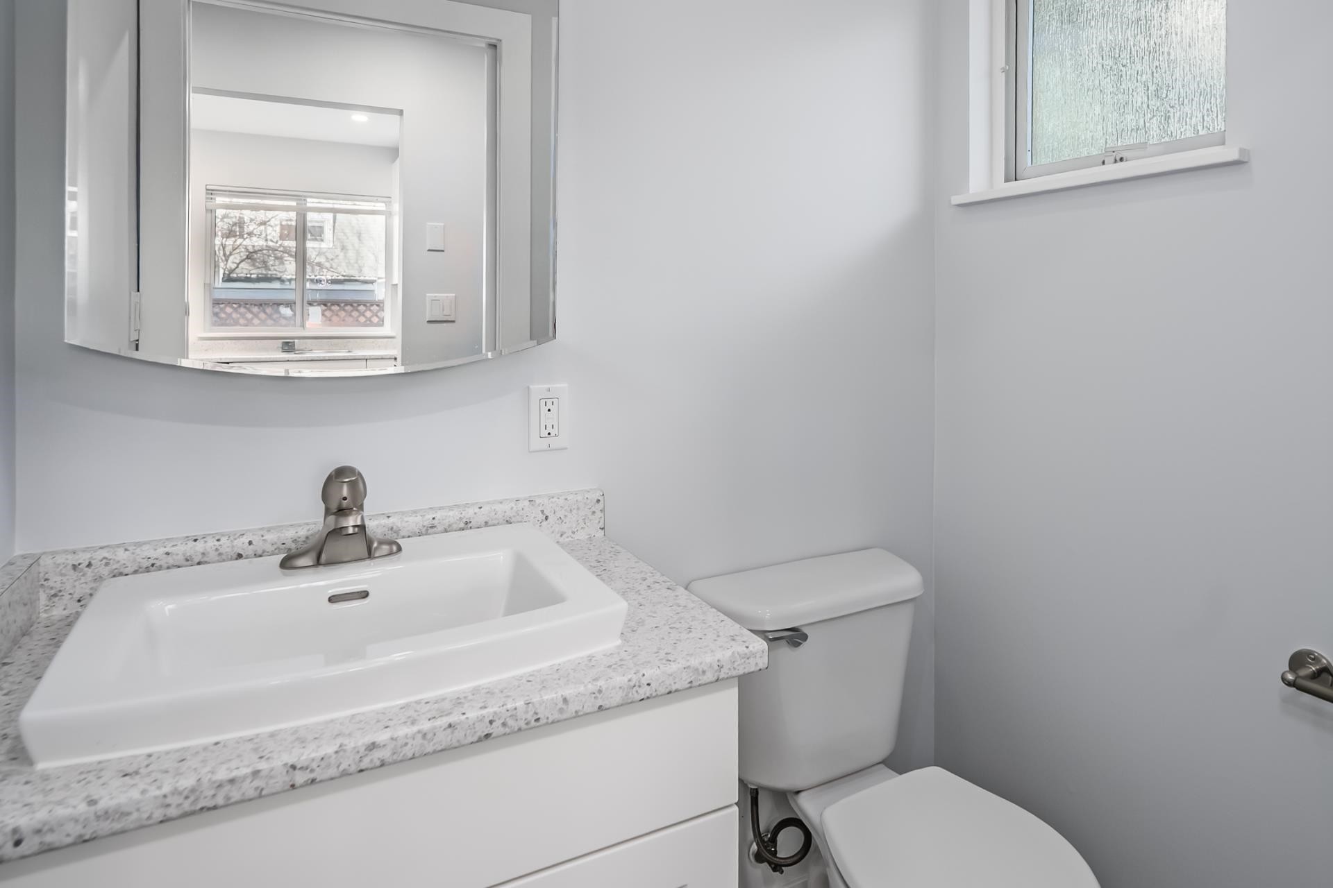 









21555


Dewndey Trunk

Road, 48,
Maple Ridge,




BC
V2X 3G6

