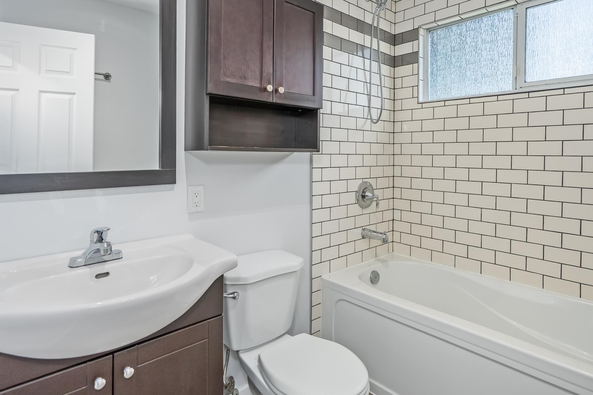 









21555


Dewndey Trunk

Road, 48,
Maple Ridge,




BC
V2X 3G6

