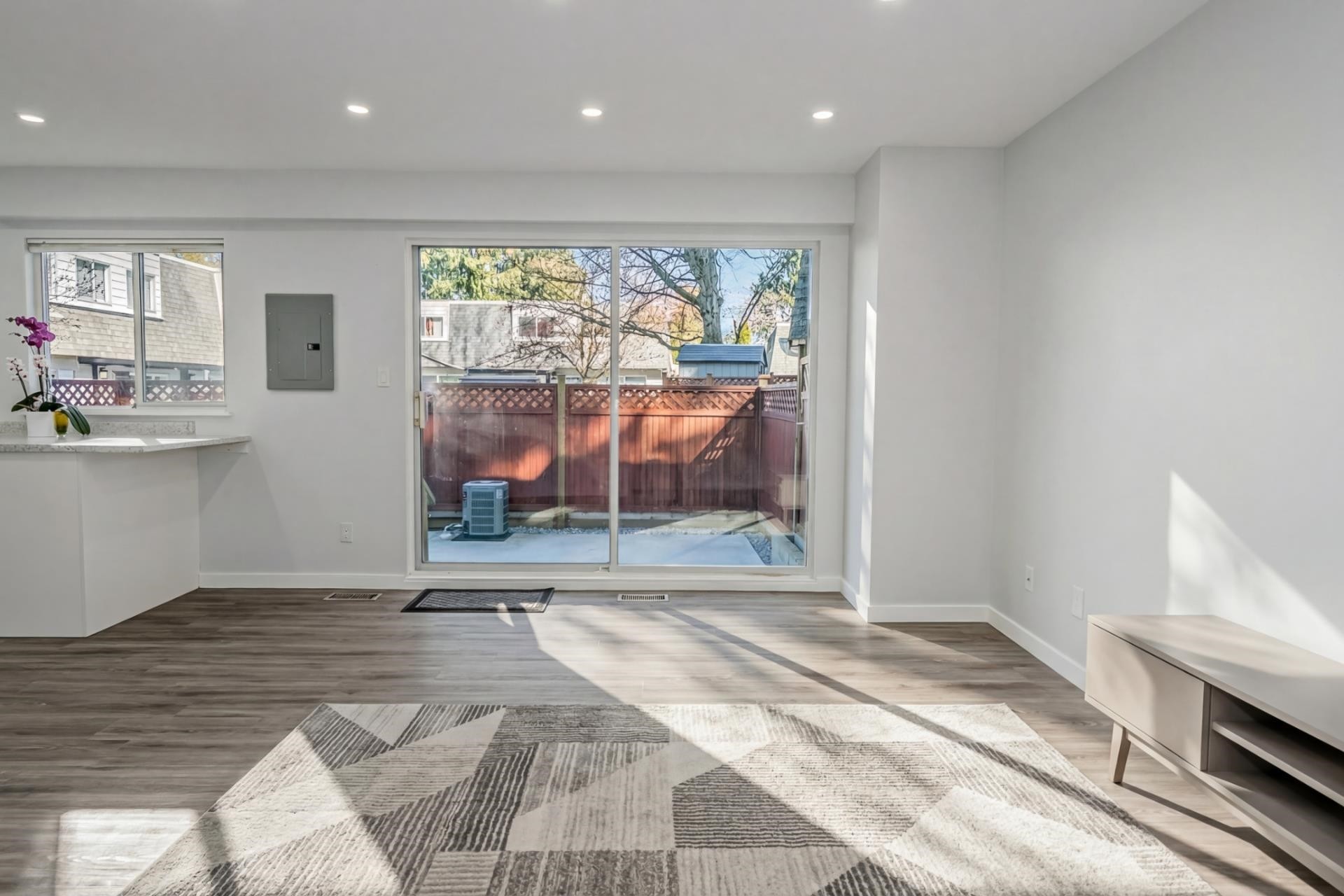 









21555


Dewndey Trunk

Road, 48,
Maple Ridge,




BC
V2X 3G6

