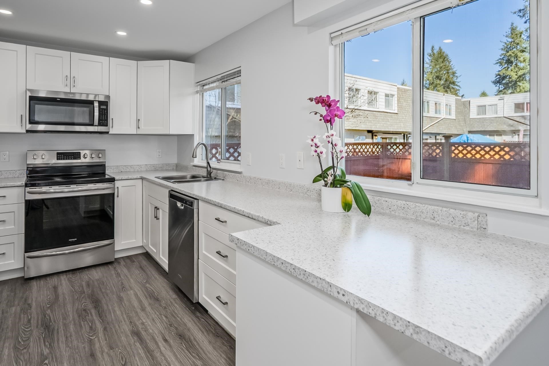 









21555


Dewndey Trunk

Road, 48,
Maple Ridge,




BC
V2X 3G6

