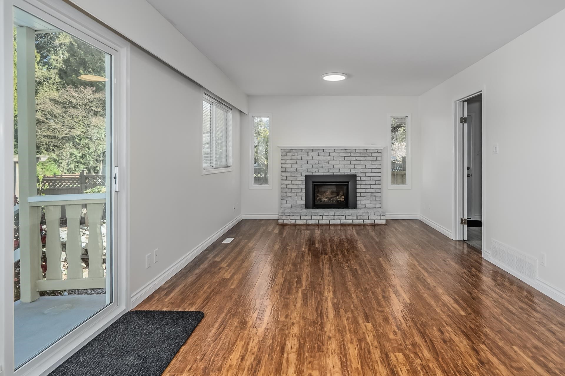 









21395


Exeter

Avenue,
Maple Ridge,




BC
V4R 2J2

