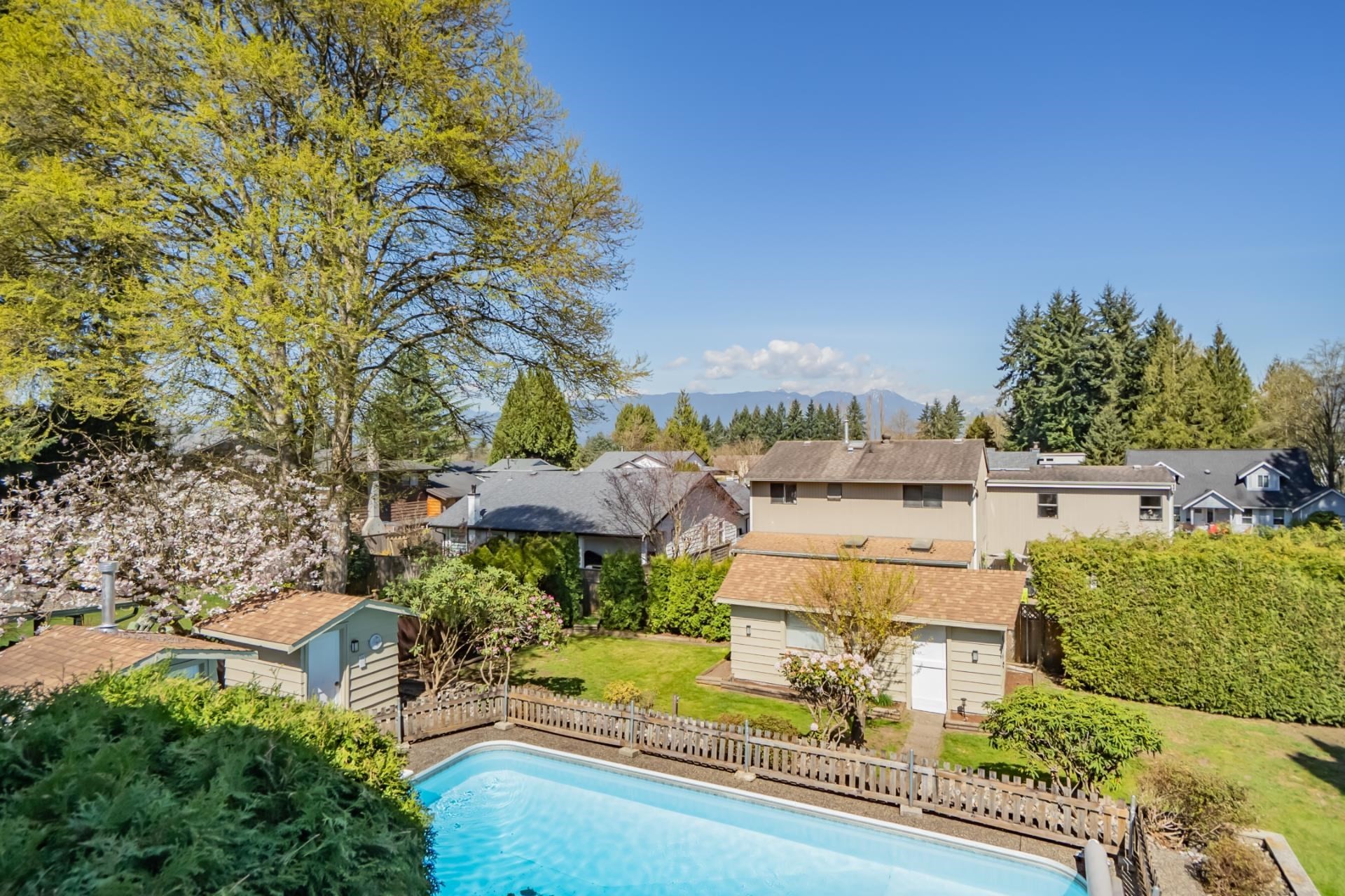 









21395


Exeter

Avenue,
Maple Ridge,




BC
V4R 2J2

