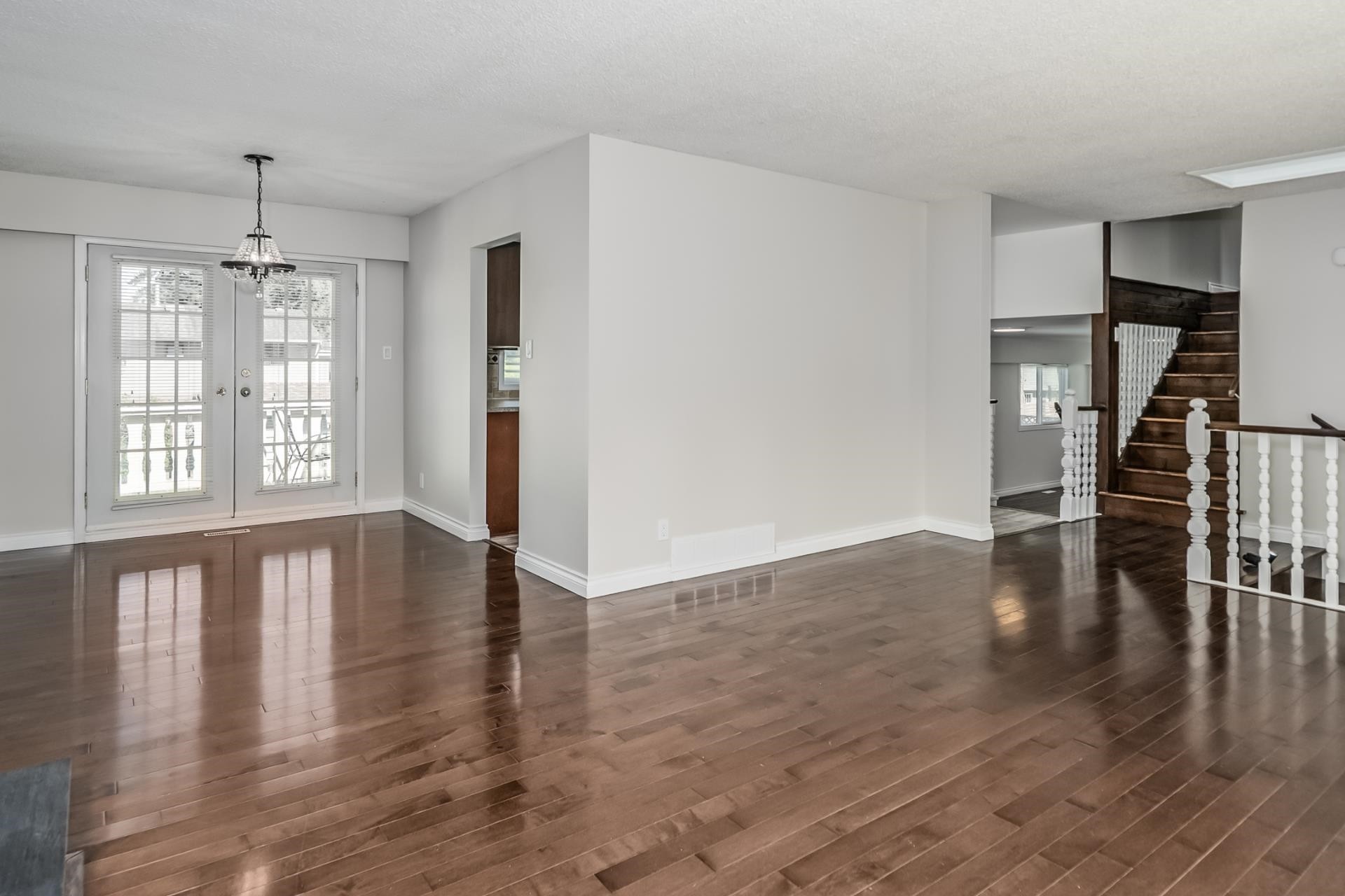 









21395


Exeter

Avenue,
Maple Ridge,




BC
V4R 2J2

