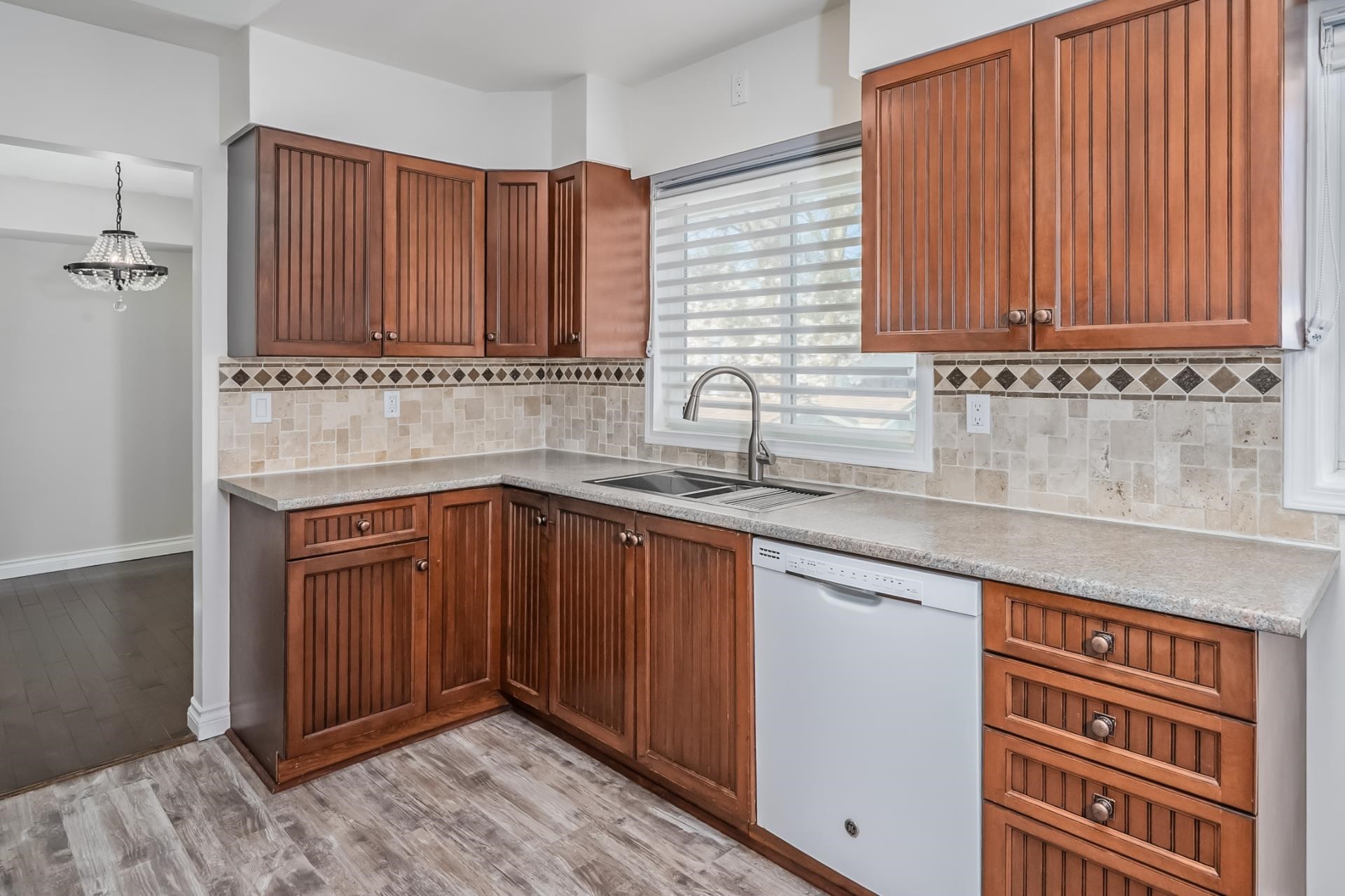 









21395


Exeter

Avenue,
Maple Ridge,




BC
V4R 2J2

