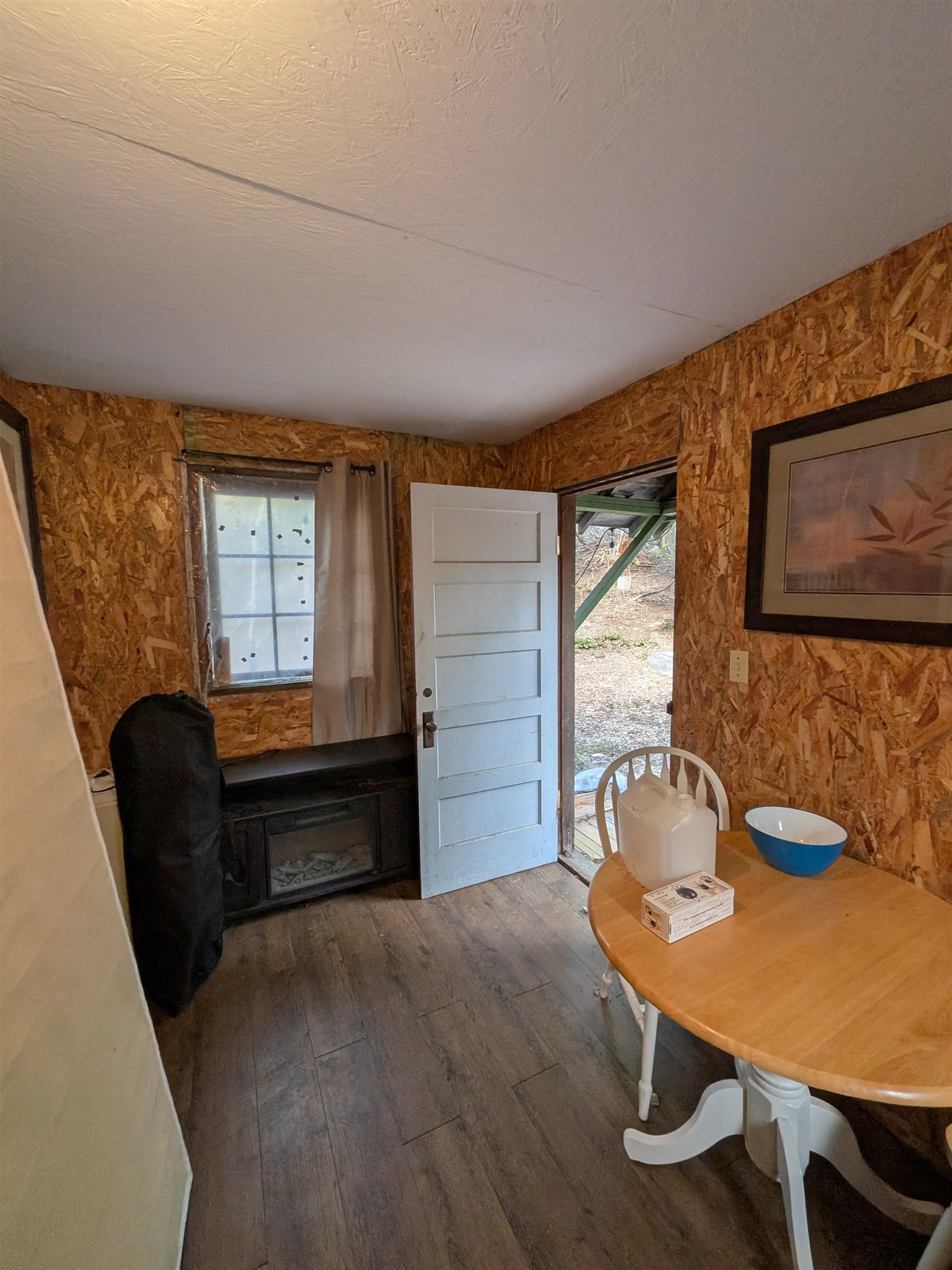 









8281


Gun Lake

Road,
No City Value,




BC
V0K 1P0

