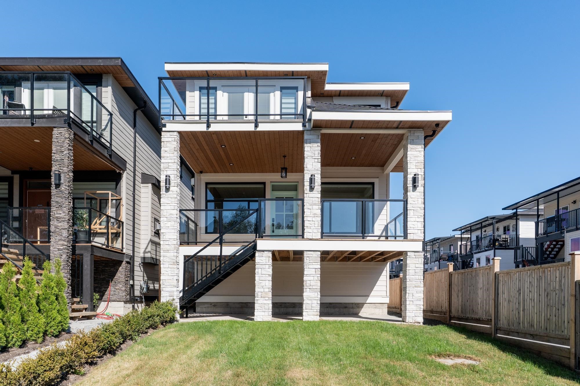 









215


Mabel

Street,
New Westminster,




BC
V3M 0L1

