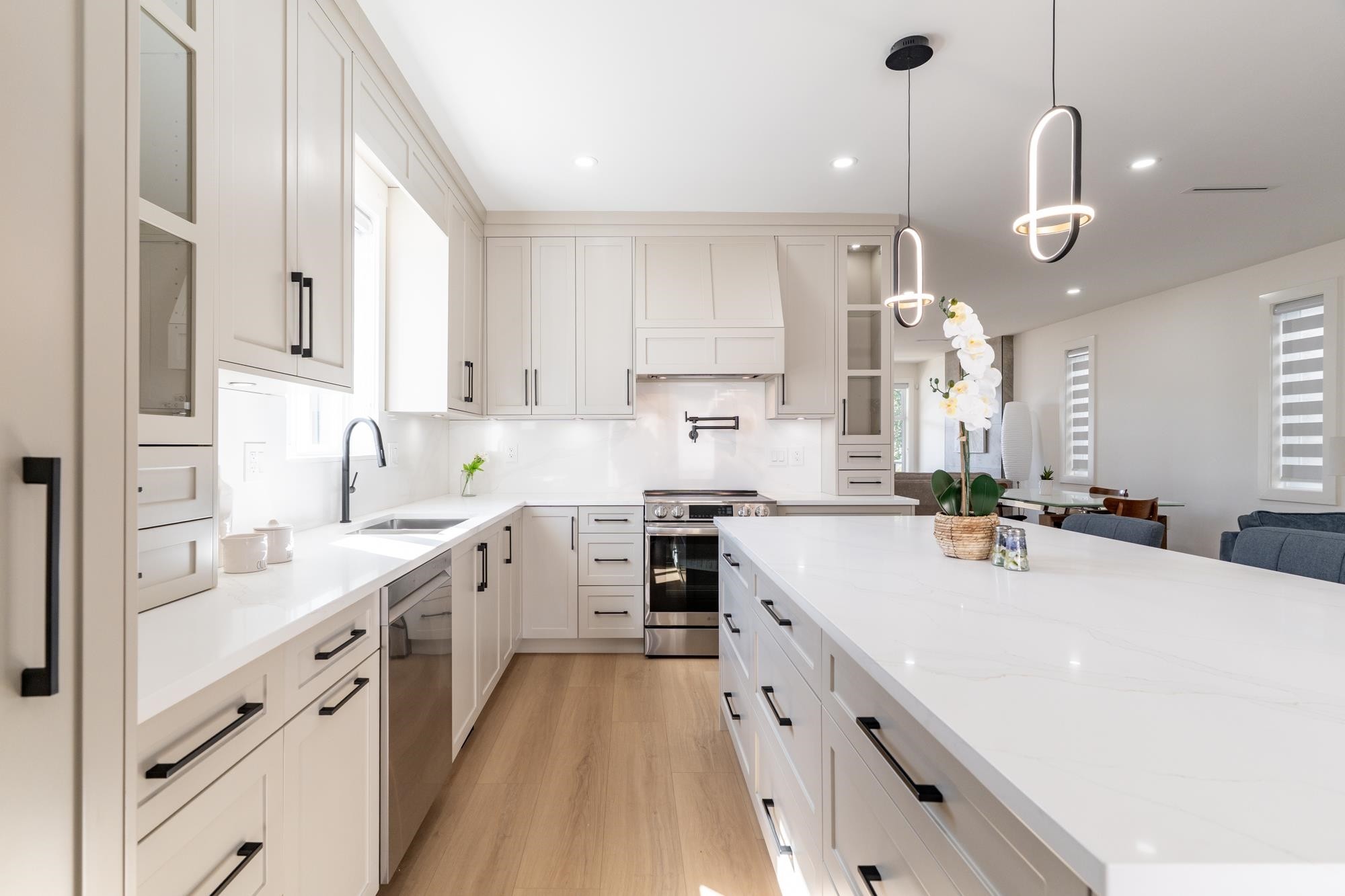 









215


Mabel

Street,
New Westminster,




BC
V3M 0L1

