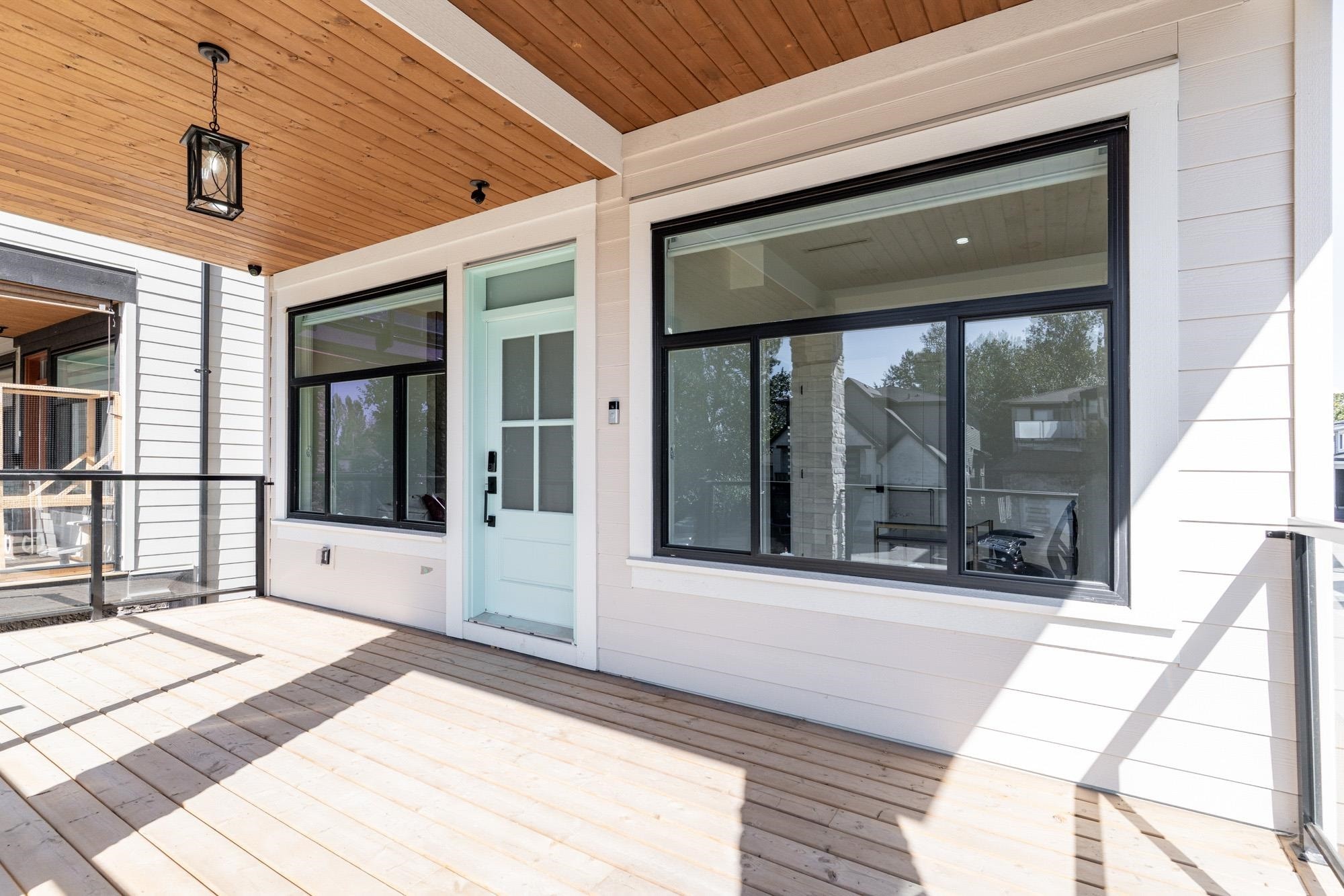 









215


Mabel

Street,
New Westminster,




BC
V3M 0L1

