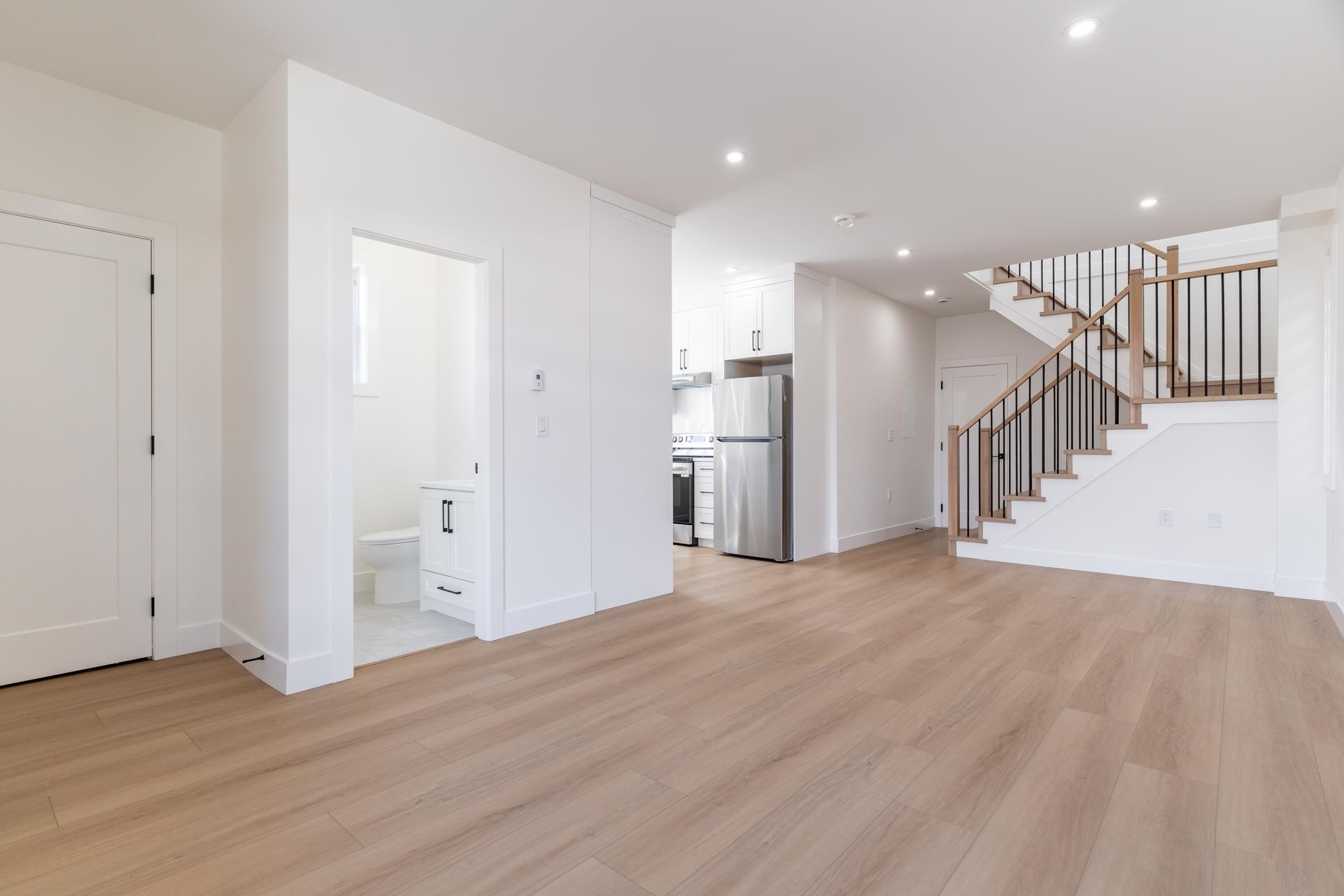 









215


Mabel

Street,
New Westminster,




BC
V3M 0L1

