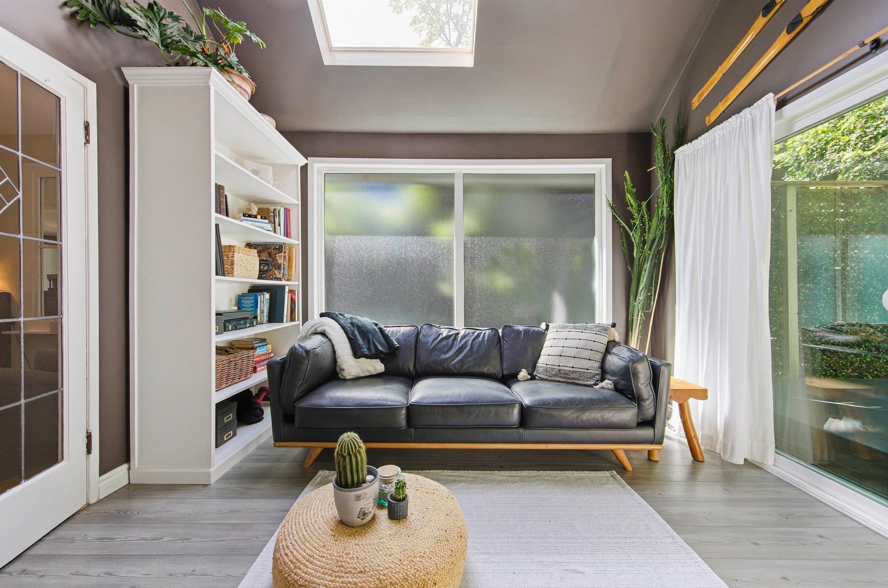 









2029


Philip

Avenue,
North Vancouver,




BC
V7P 2W5

