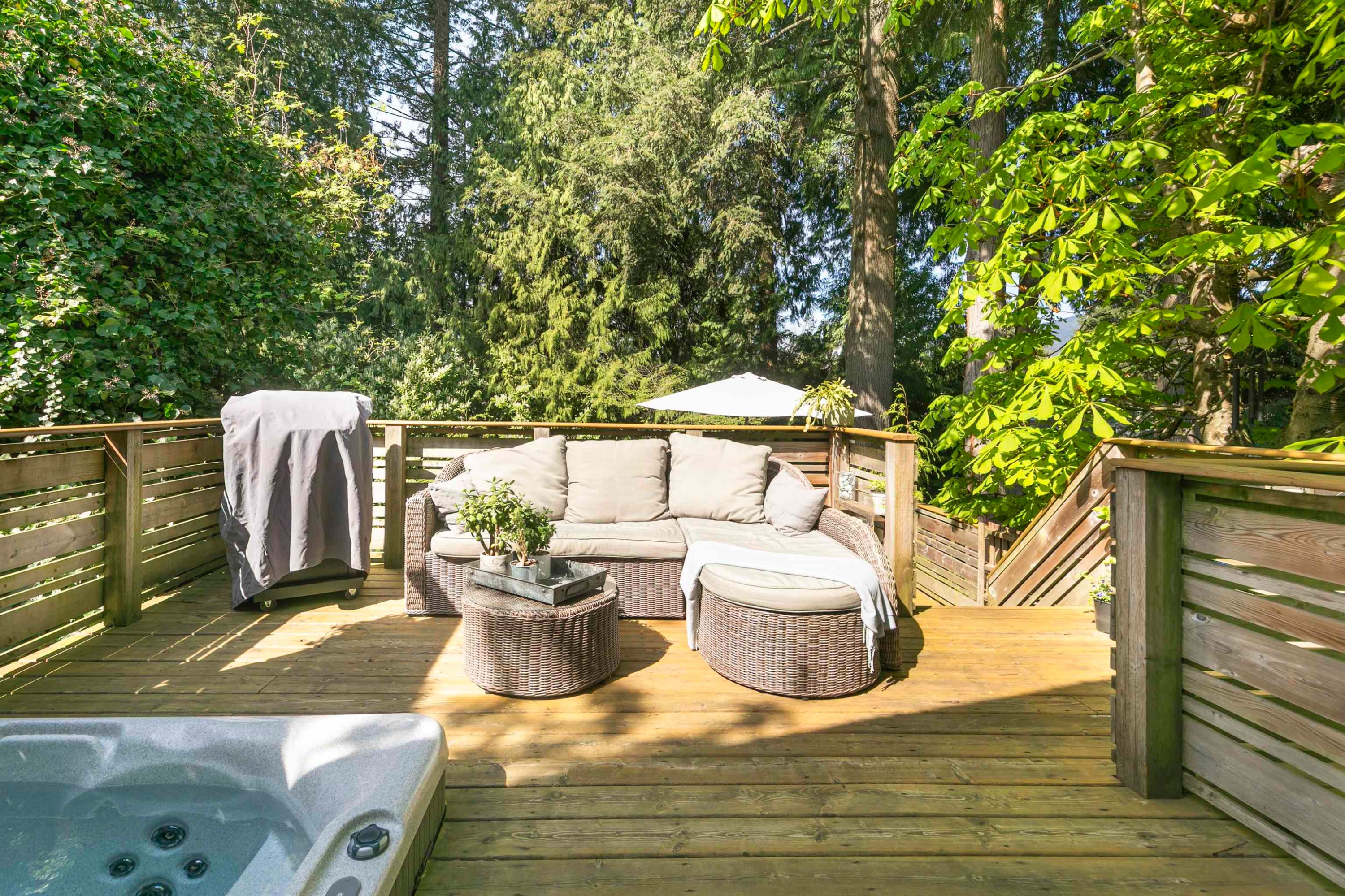 









2029


Philip

Avenue,
North Vancouver,




BC
V7P 2W5

