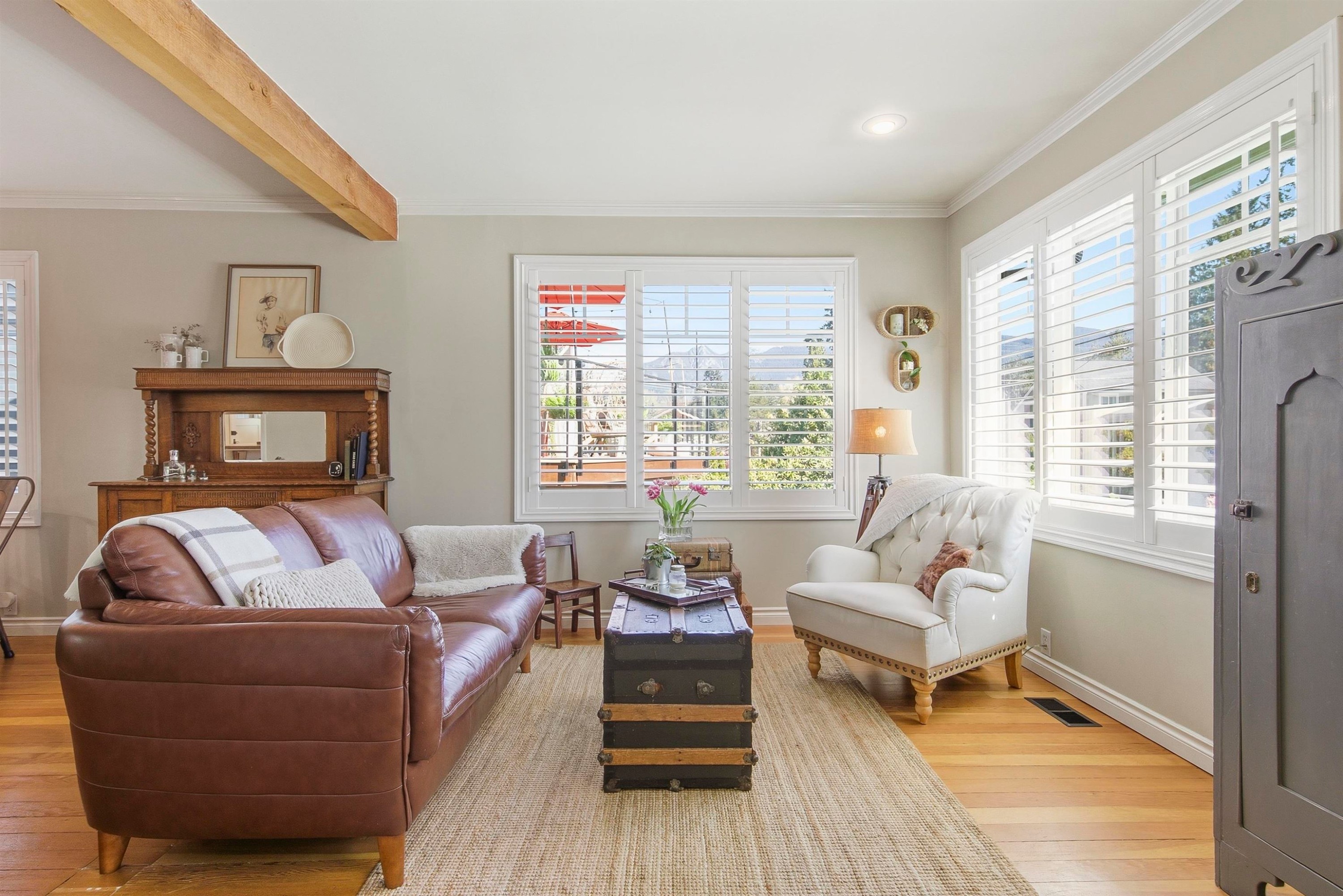 









2029


Philip

Avenue,
North Vancouver,




BC
V7P 2W5

