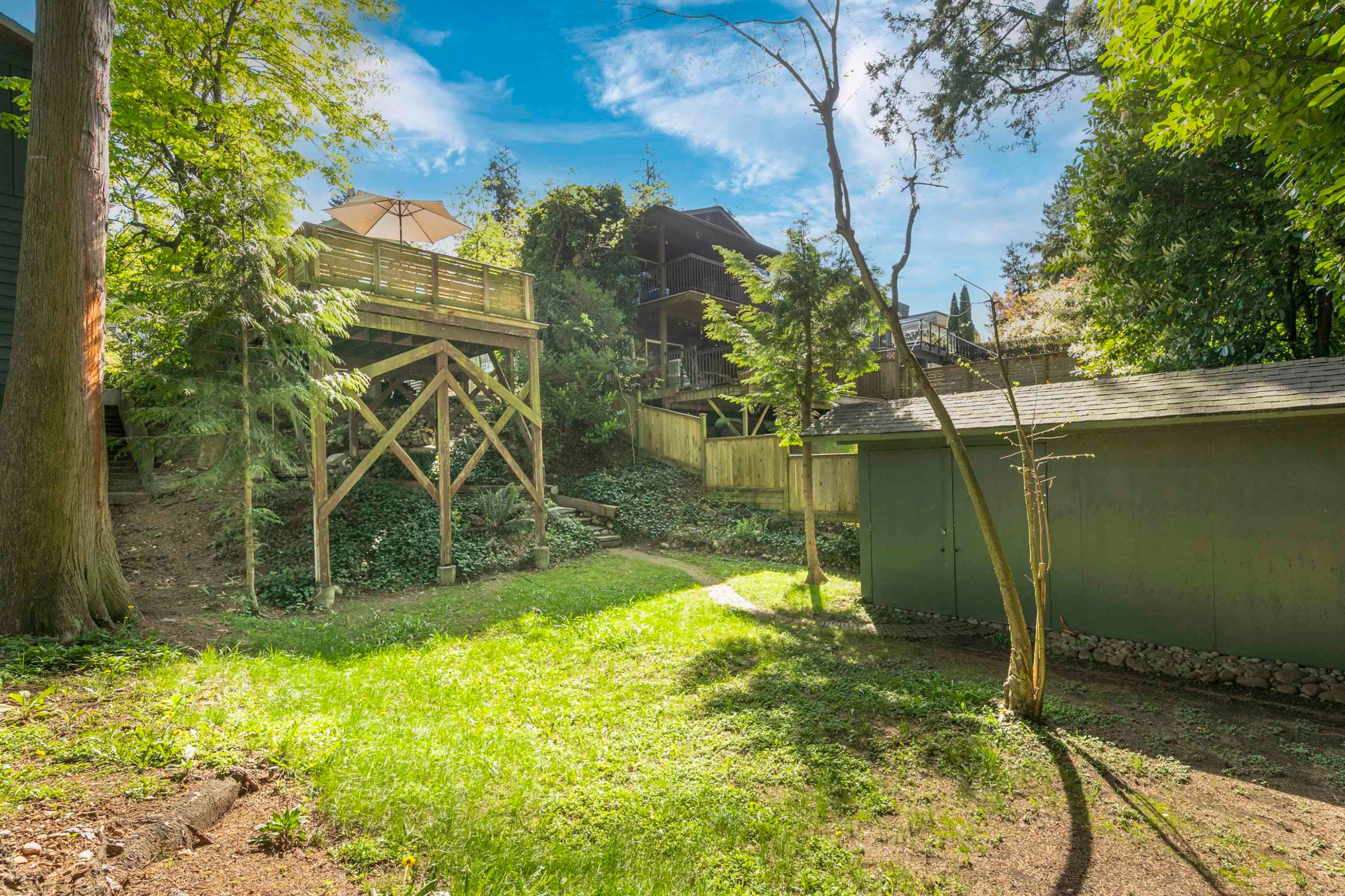 









2029


Philip

Avenue,
North Vancouver,




BC
V7P 2W5

