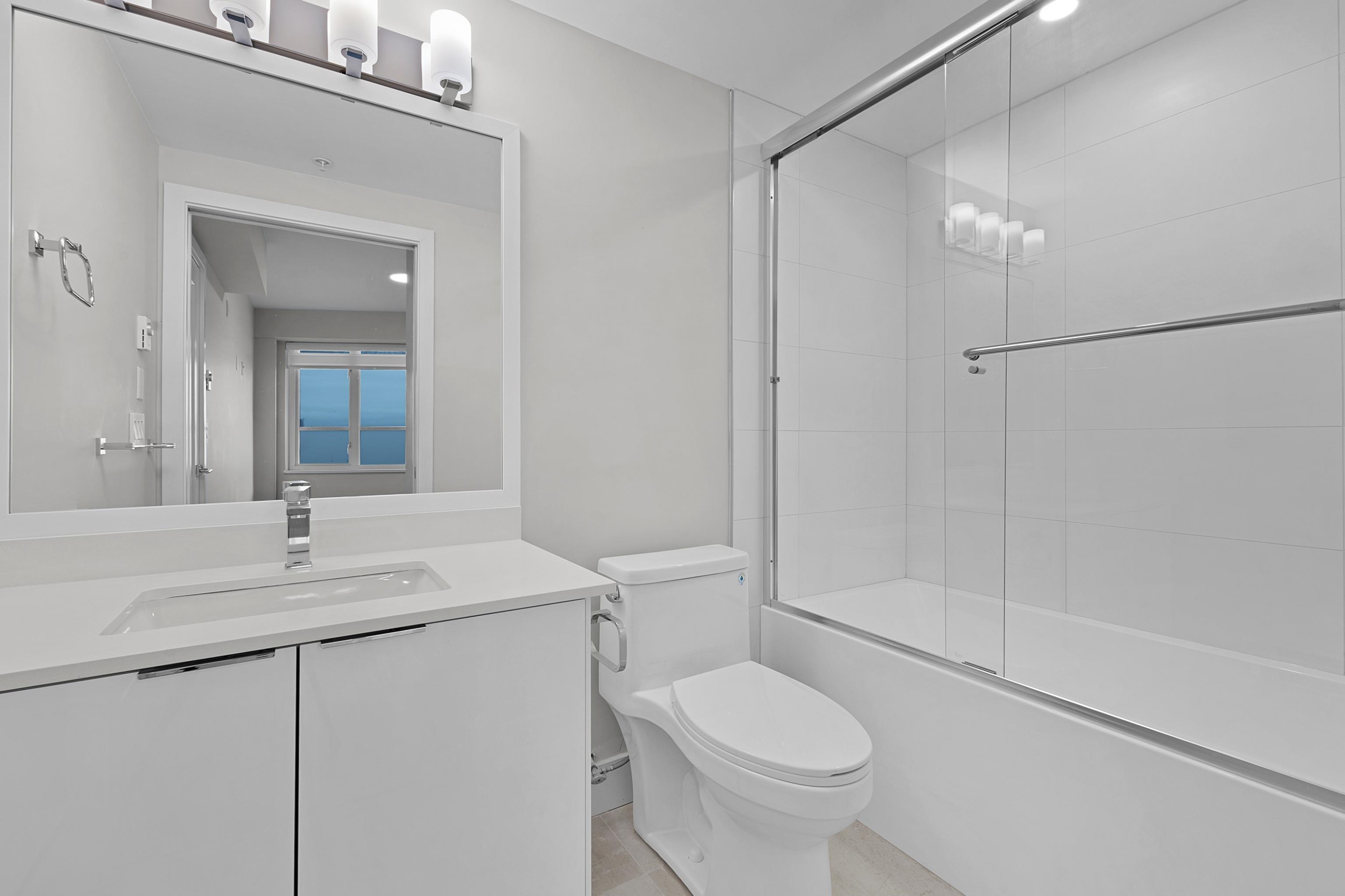 









3050


Kingsway

, 406,
Vancouver,




BC
V5R 5J7

