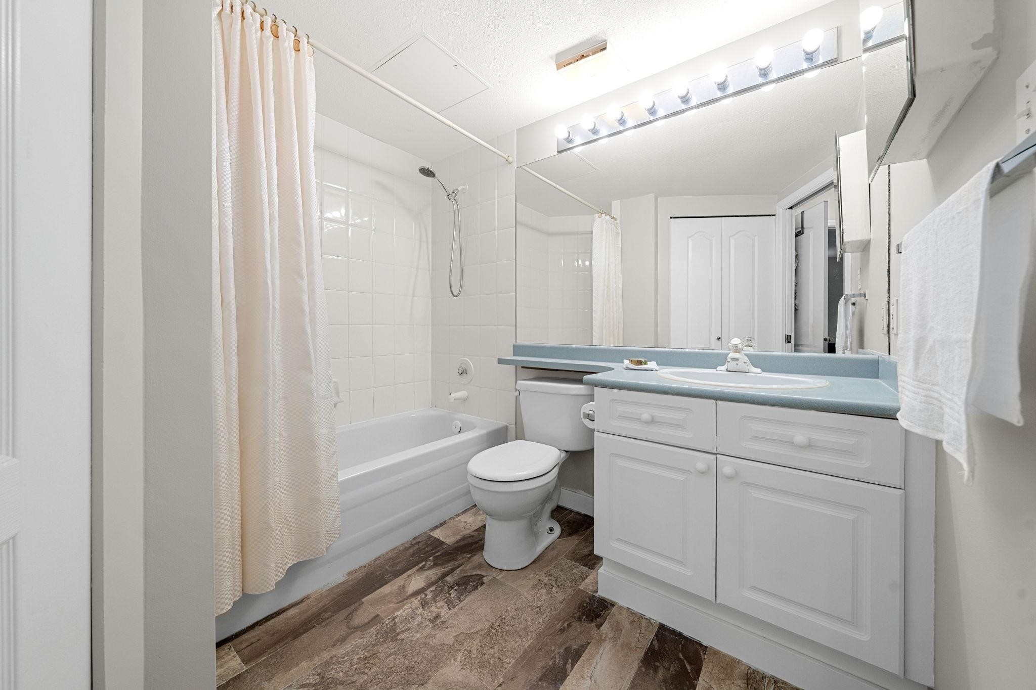 









3738


Norfolk

Street, 409,
Burnaby,




BC
V5G 4V4

