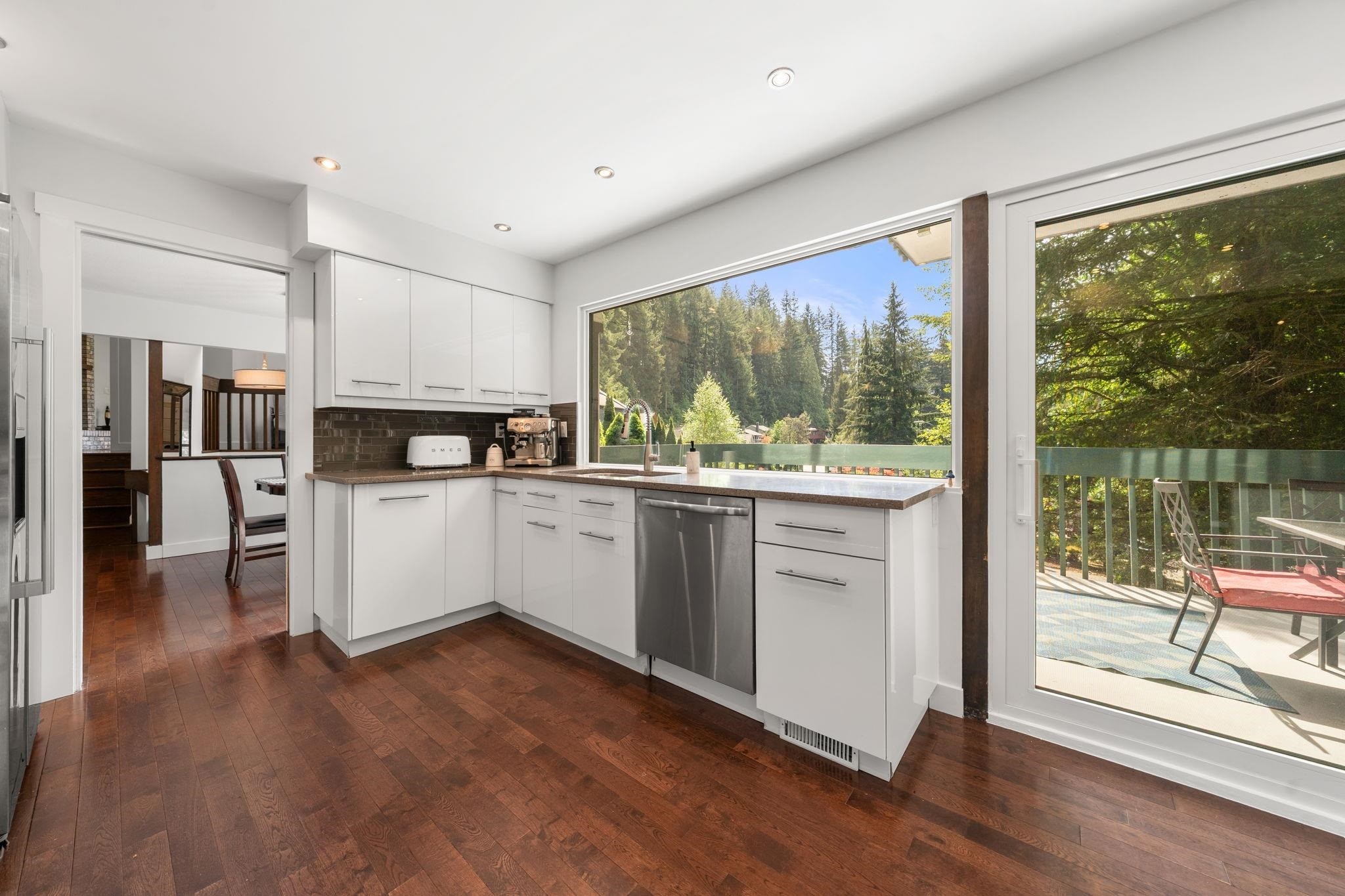 









2086


Rivergrove

Place,
North Vancouver,




BC
V7H 2L4

