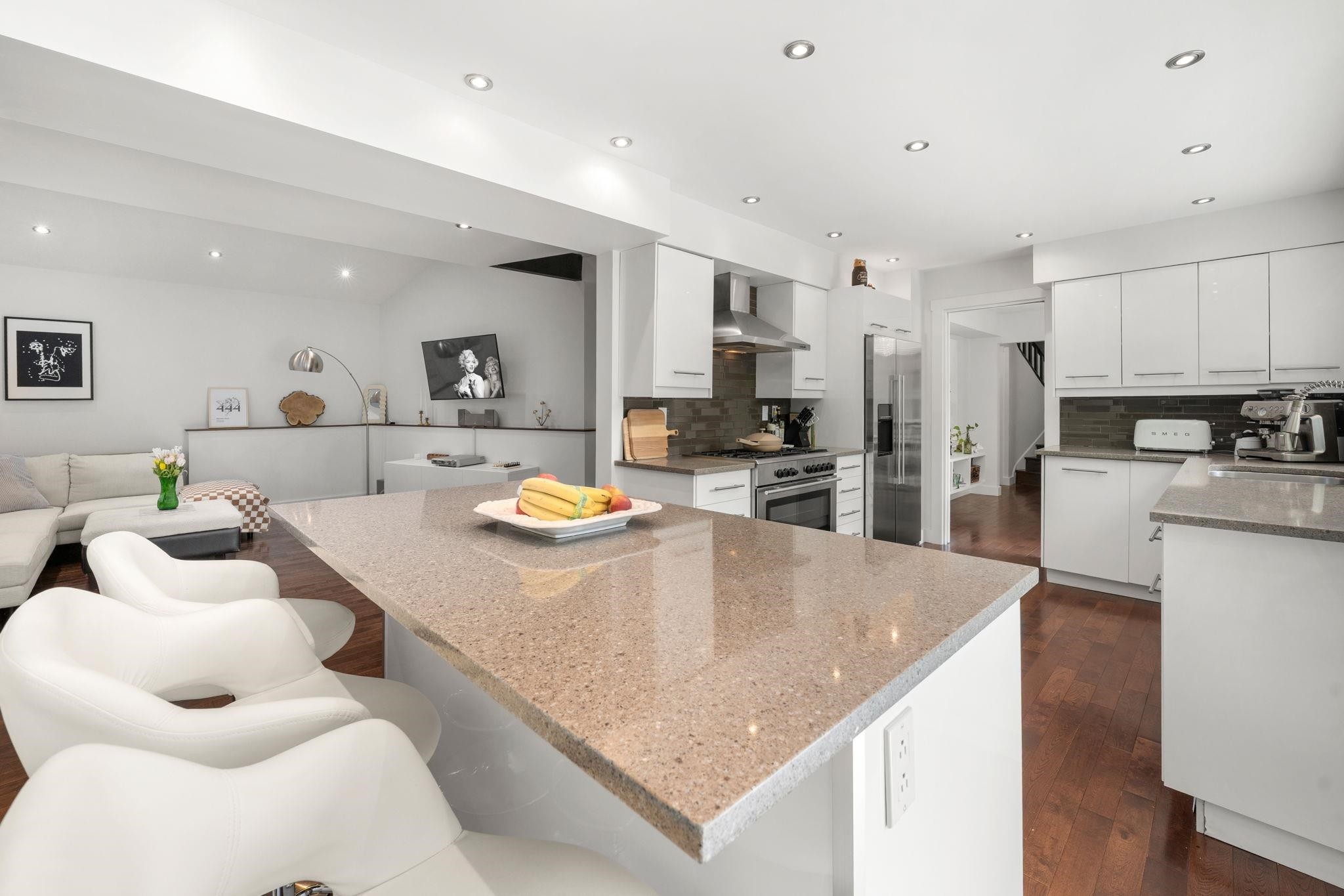 









2086


Rivergrove

Place,
North Vancouver,




BC
V7H 2L4

