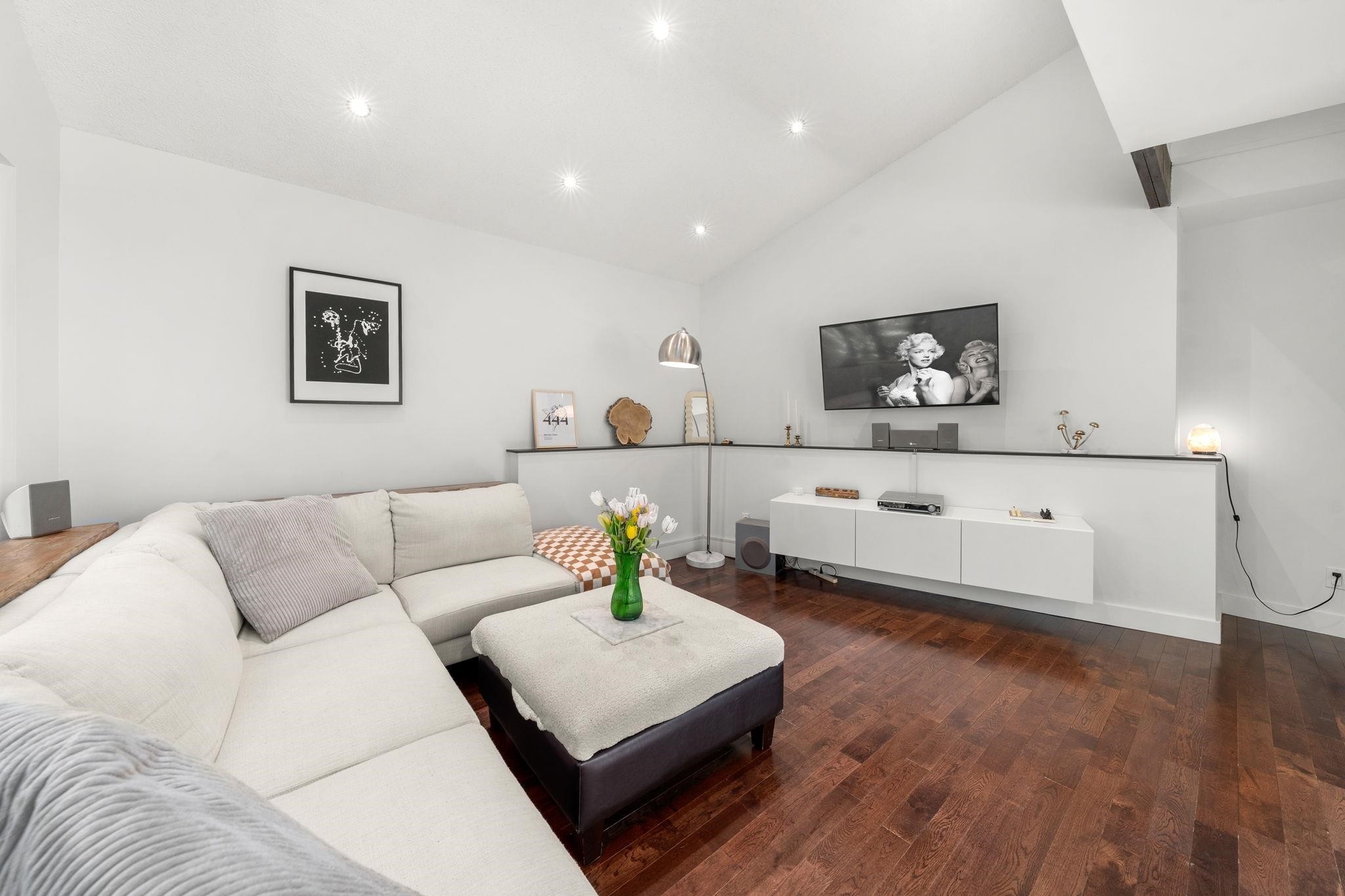 









2086


Rivergrove

Place,
North Vancouver,




BC
V7H 2L4

