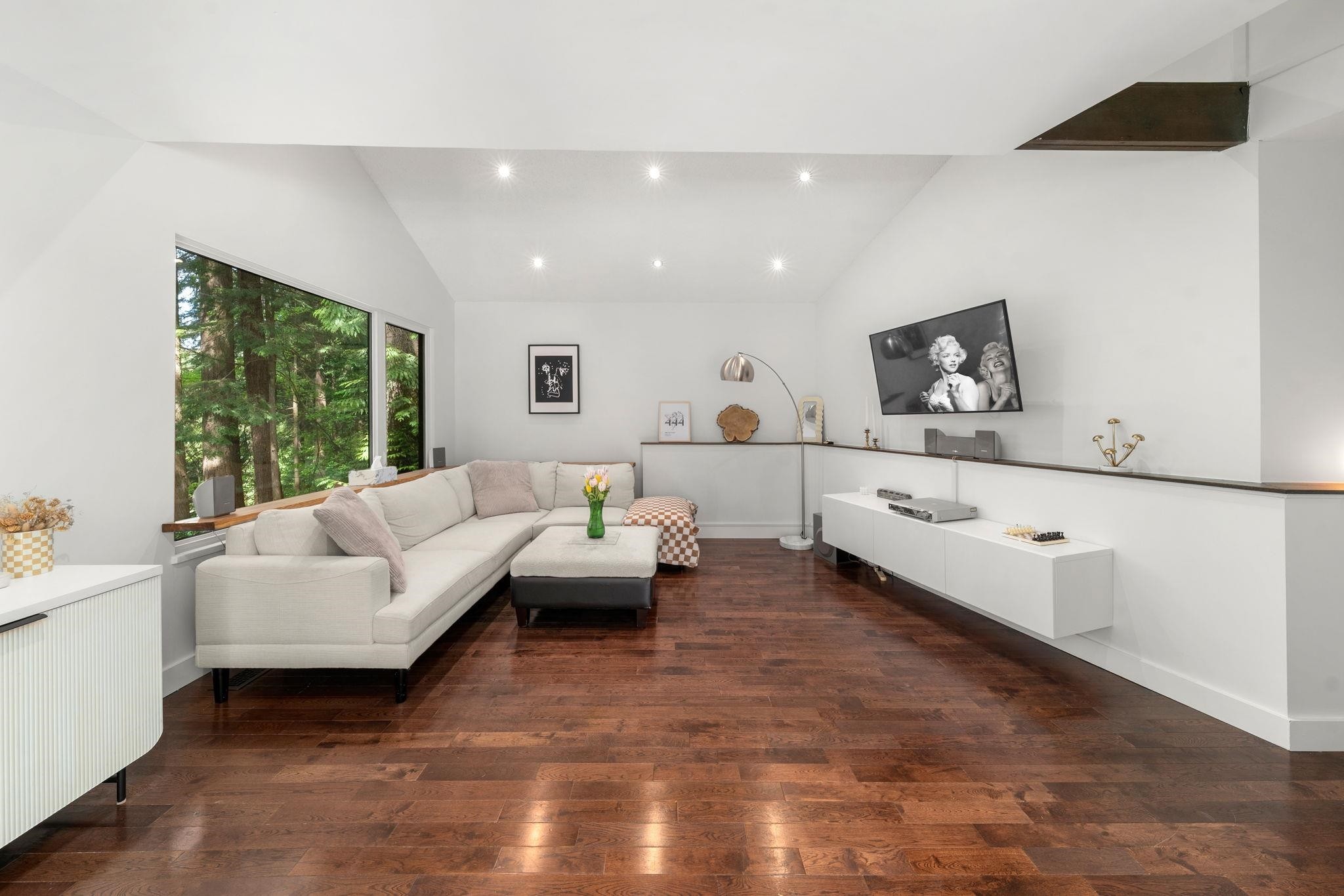 









2086


Rivergrove

Place,
North Vancouver,




BC
V7H 2L4


