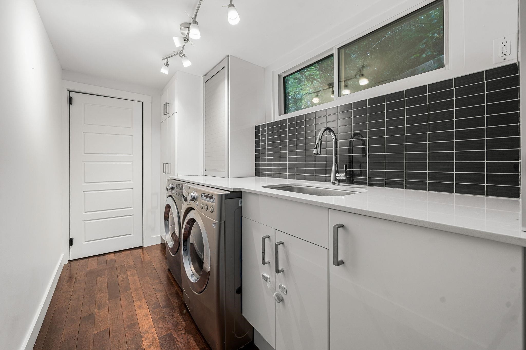 









2086


Rivergrove

Place,
North Vancouver,




BC
V7H 2L4

