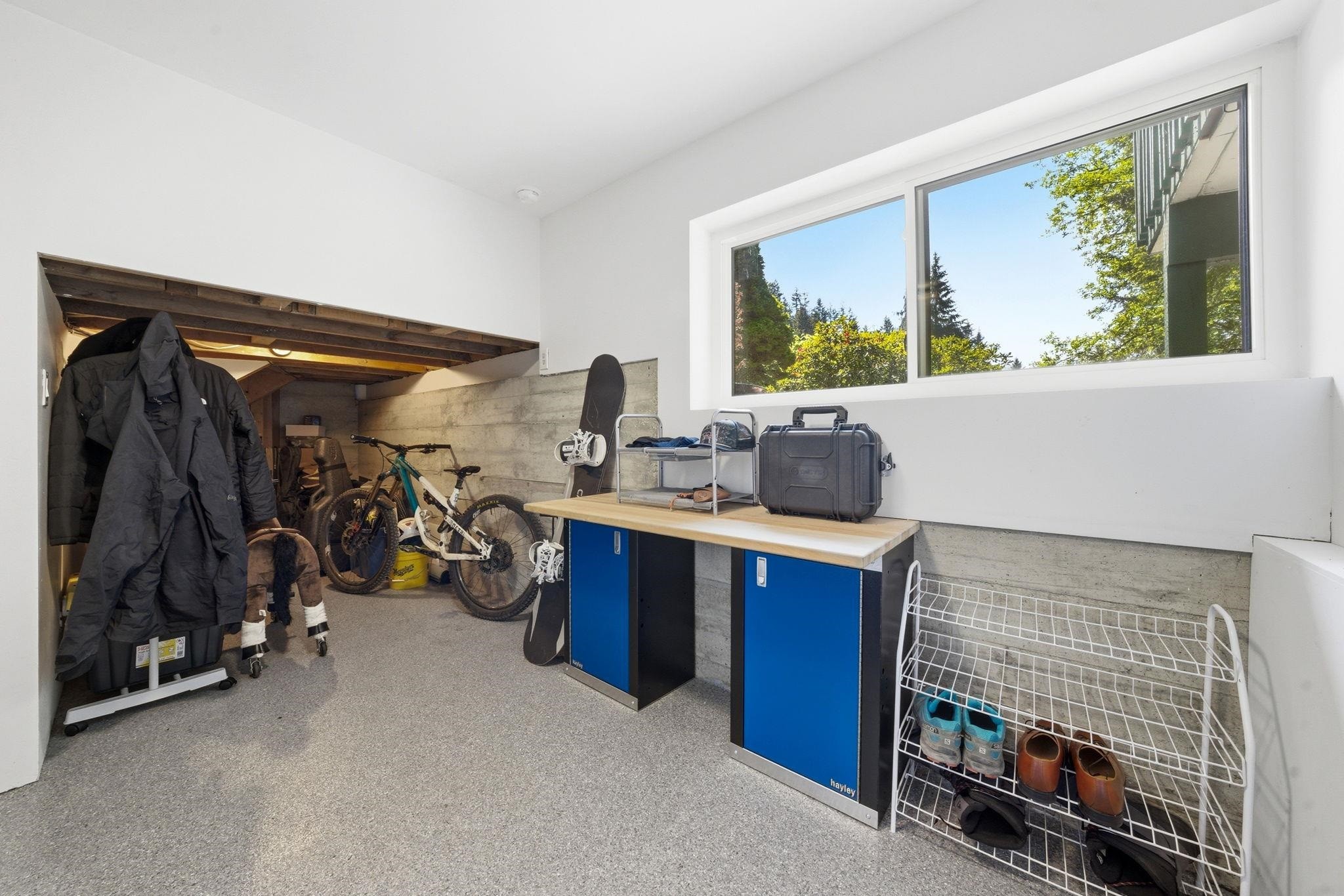 









2086


Rivergrove

Place,
North Vancouver,




BC
V7H 2L4

