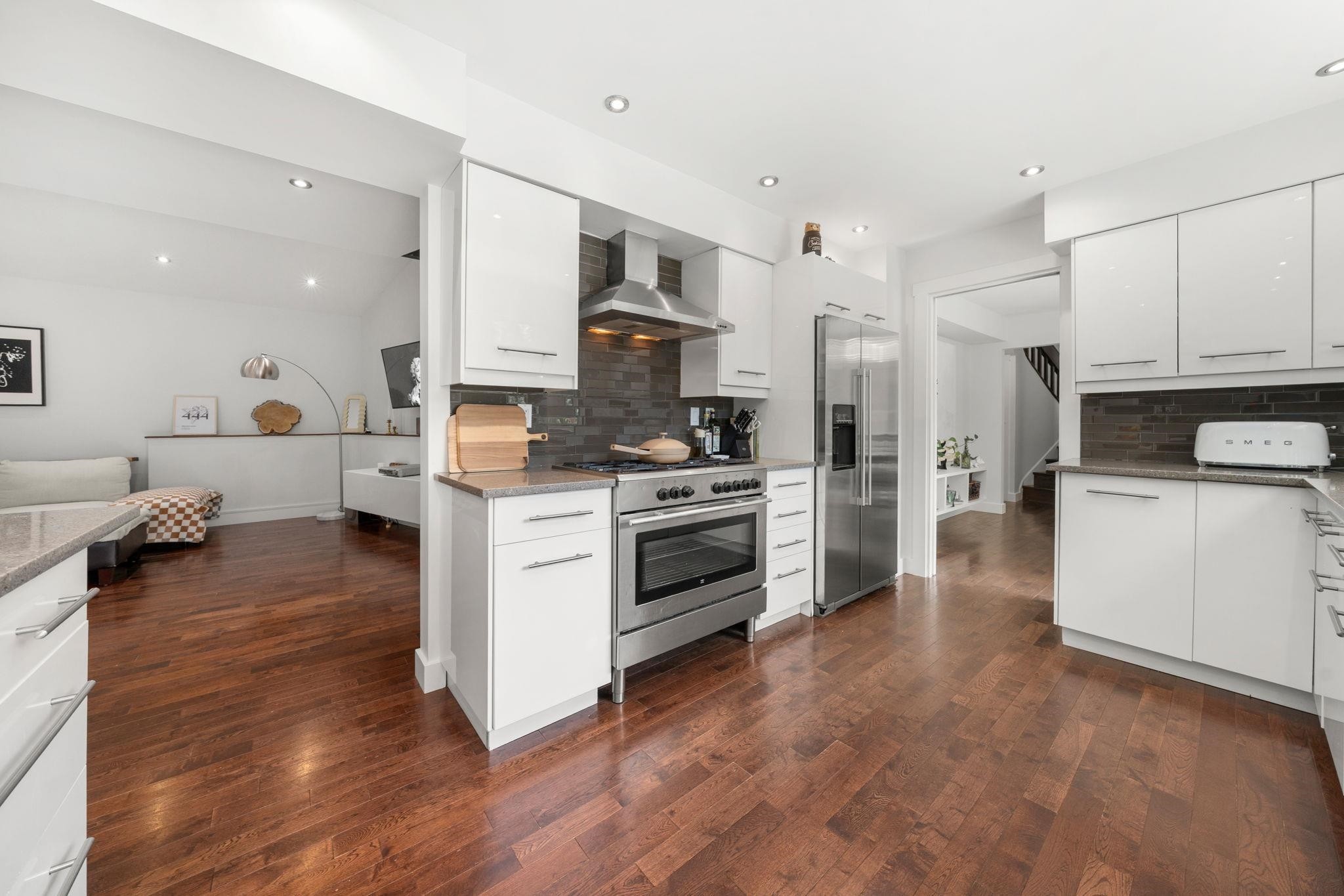 









2086


Rivergrove

Place,
North Vancouver,




BC
V7H 2L4

