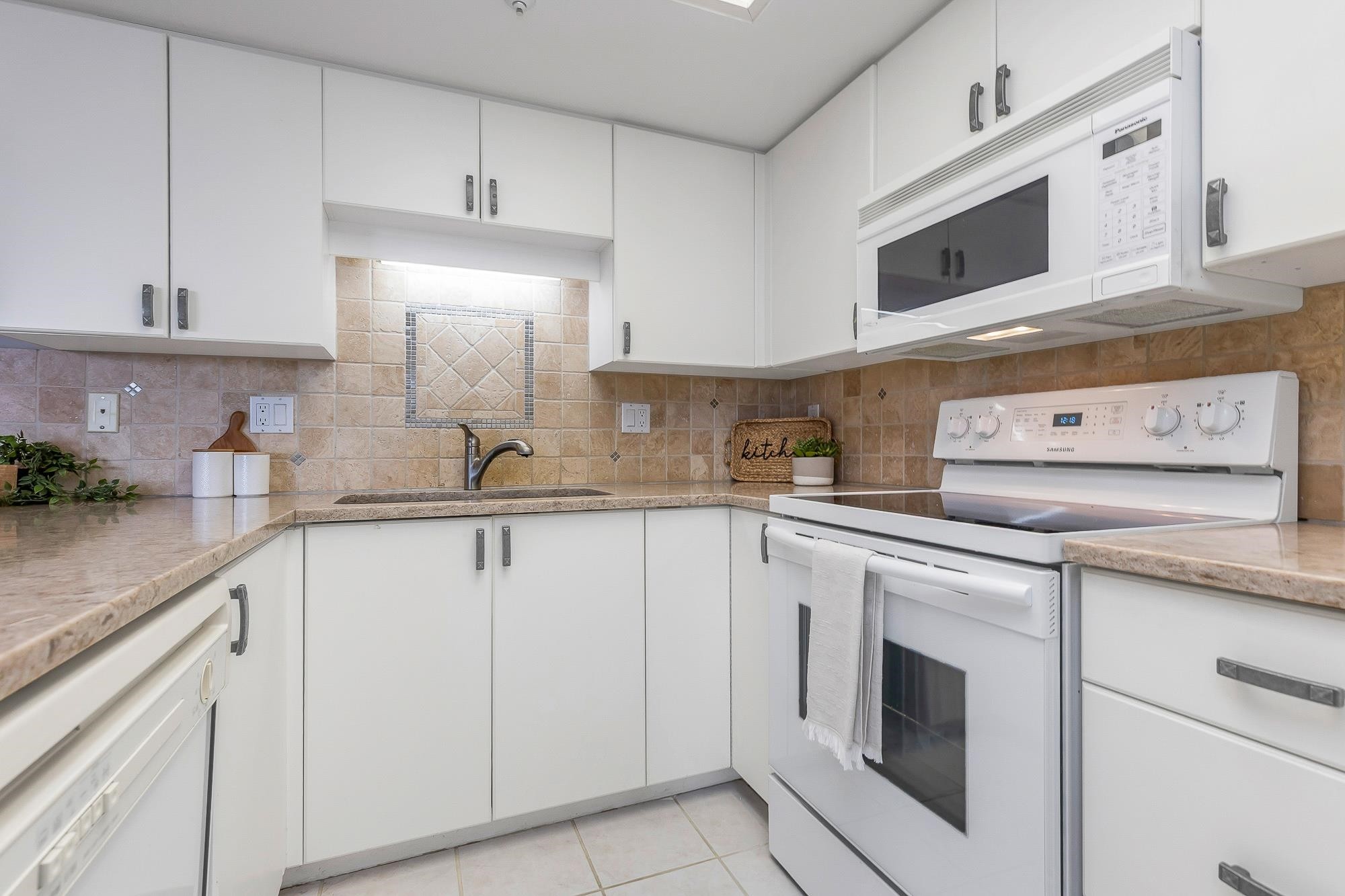 









719


Princess

Street, 1904,
New Westminster,




BC
V3M 6T9

