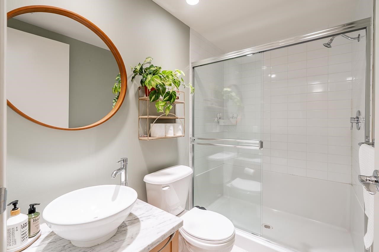 









6833


Station Hill

Drive, 804,
Burnaby,




BC
V3N 5E1

