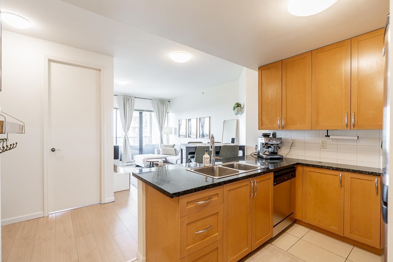 









6833


Station Hill

Drive, 804,
Burnaby,




BC
V3N 5E1

