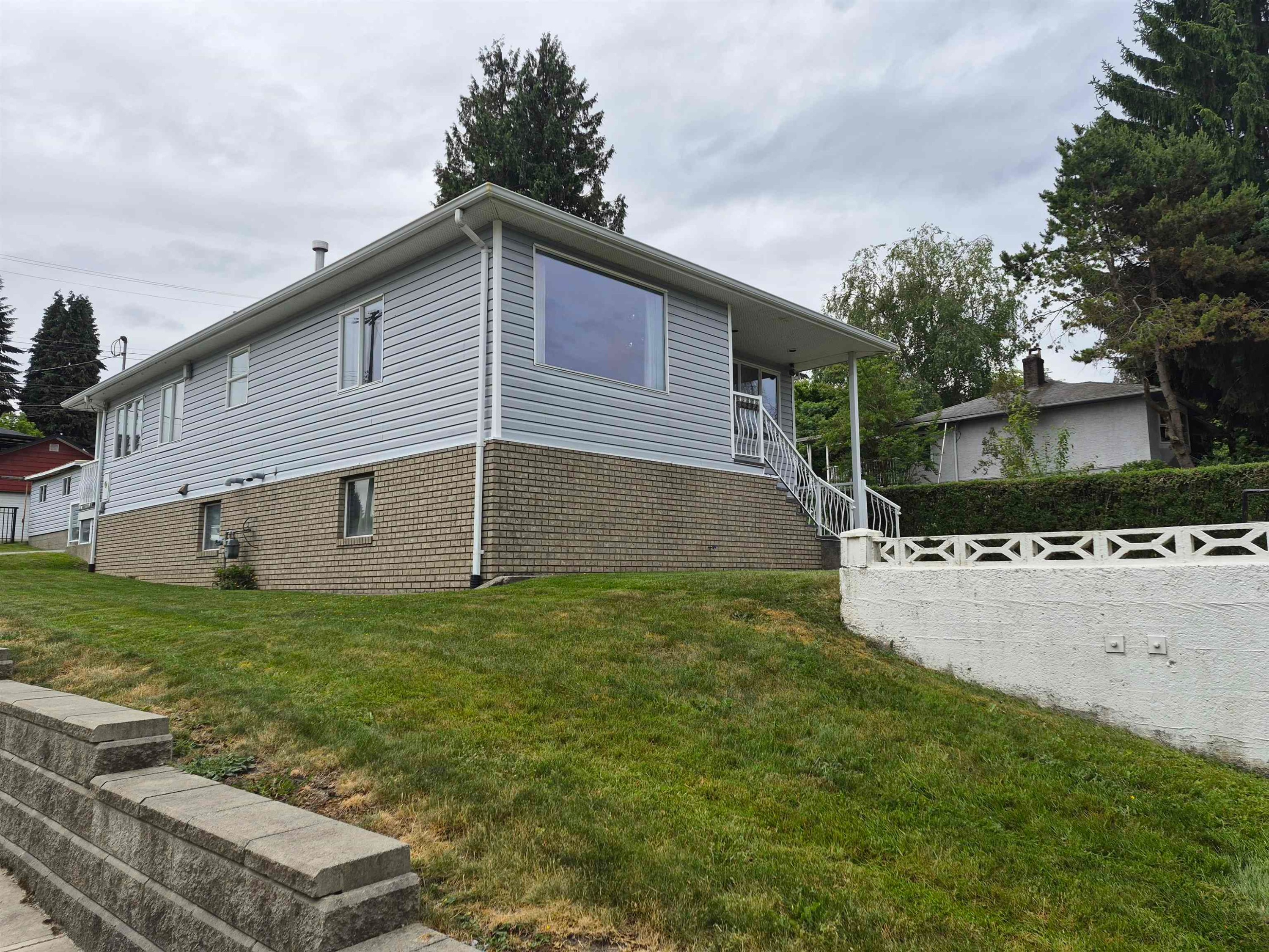 









4298


Mcgill

Street,
Burnaby,




BC
V5C 1M9

