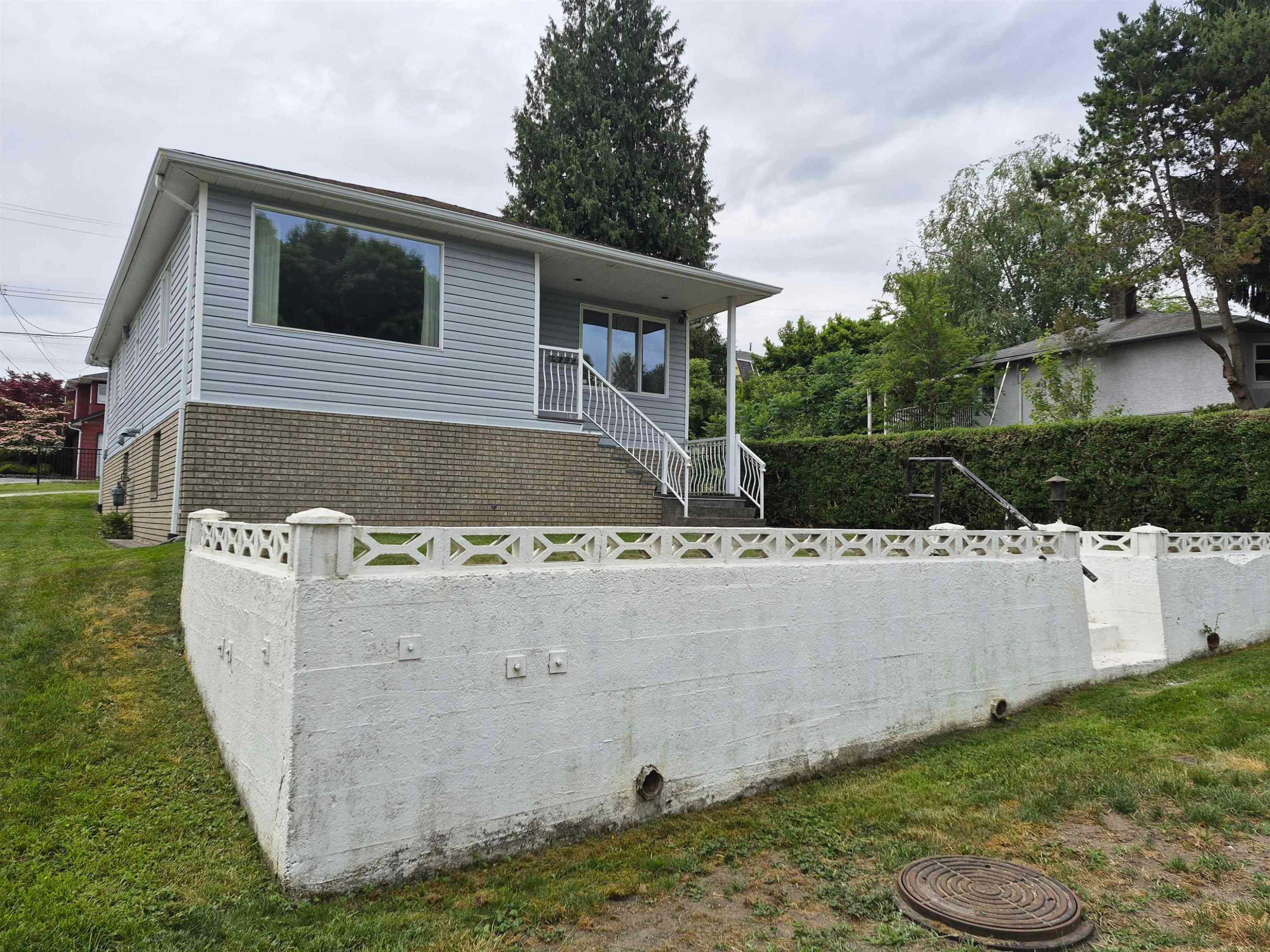 









4298


Mcgill

Street,
Burnaby,




BC
V5C 1M9

