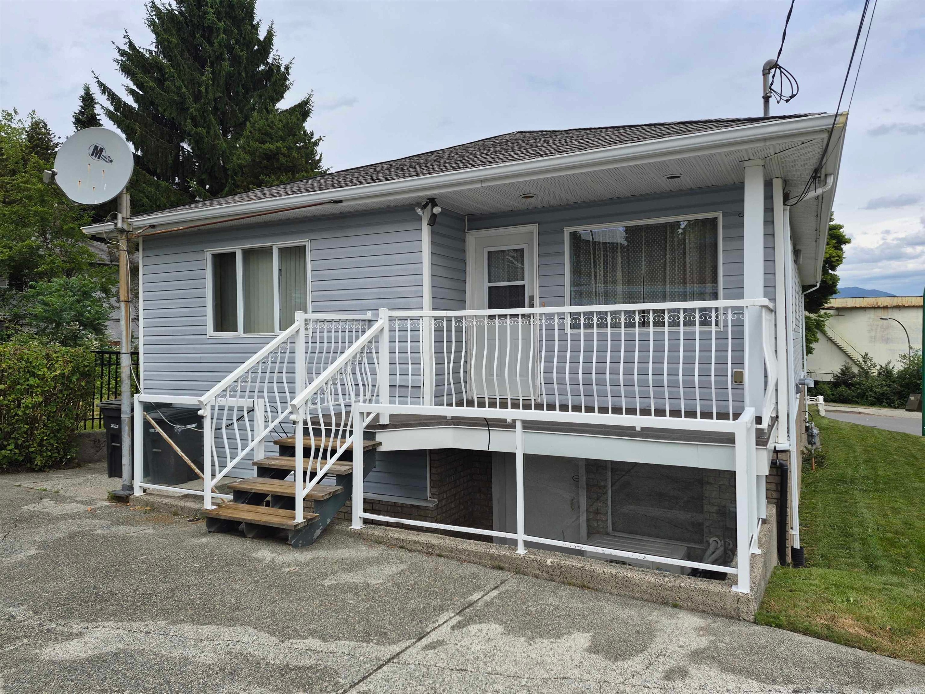 









4298


Mcgill

Street,
Burnaby,




BC
V5C 1M9

