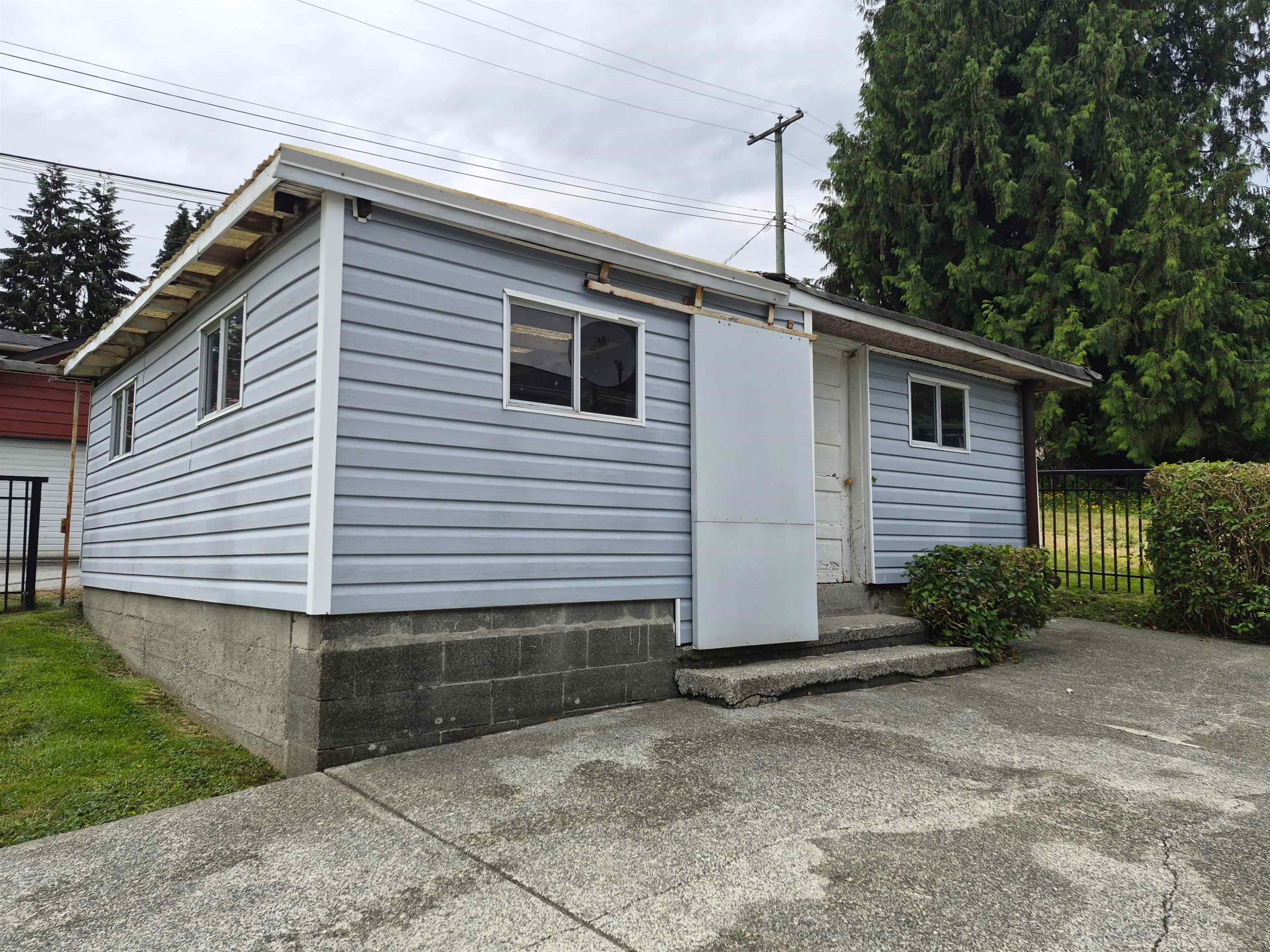 









4298


Mcgill

Street,
Burnaby,




BC
V5C 1M9

