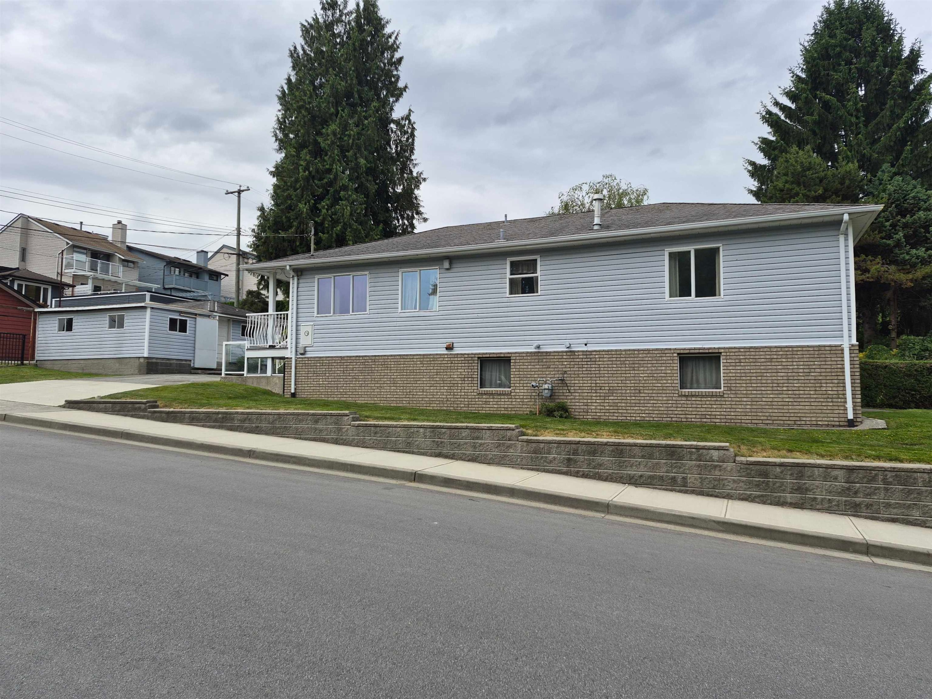 









4298


Mcgill

Street,
Burnaby,




BC
V5C 1M9

