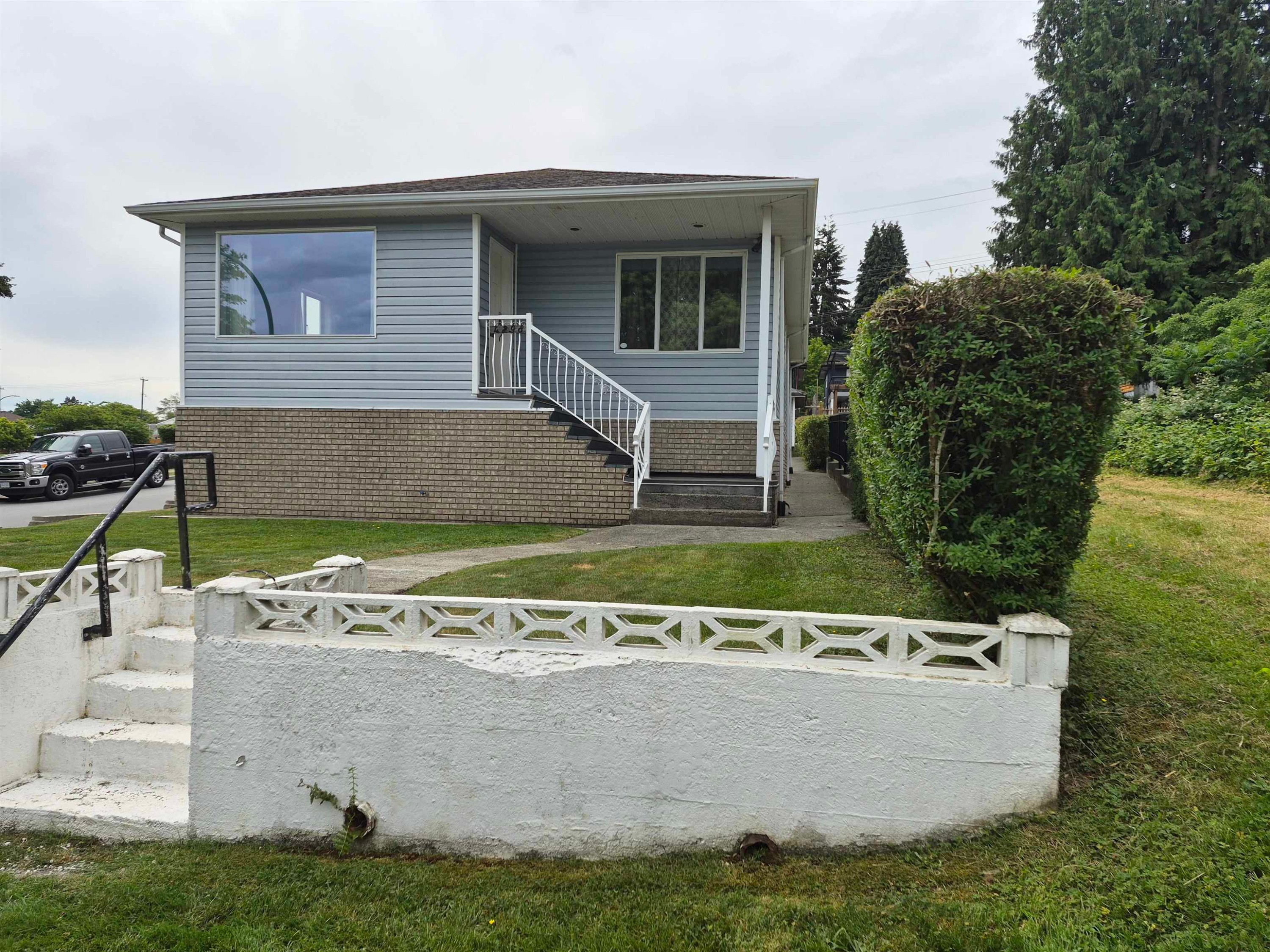 









4298


Mcgill

Street,
Burnaby,




BC
V5C 1M9

