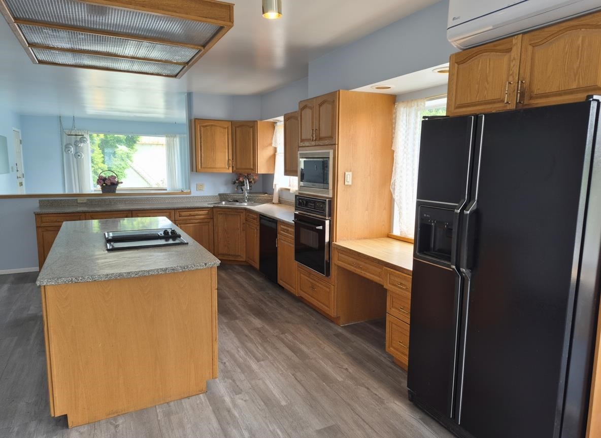 









4298


Mcgill

Street,
Burnaby,




BC
V5C 1M9

