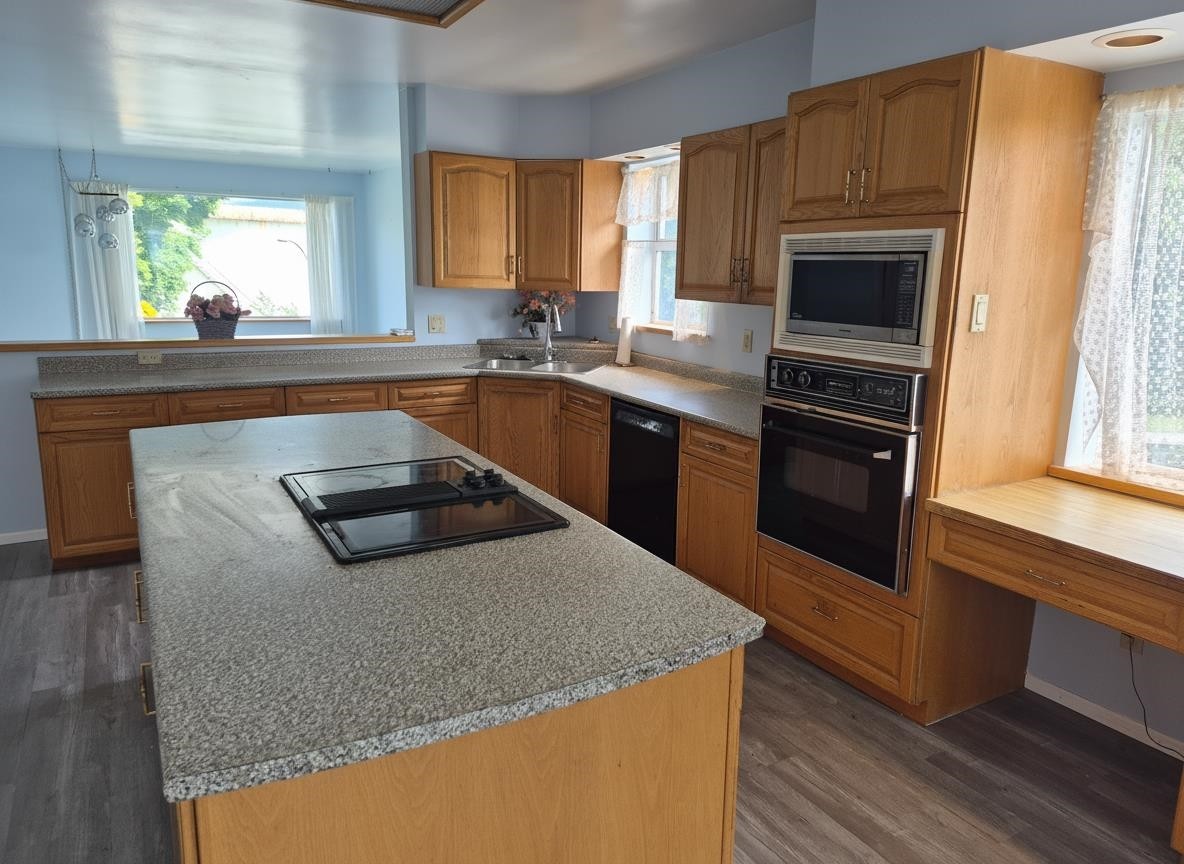 









4298


Mcgill

Street,
Burnaby,




BC
V5C 1M9

