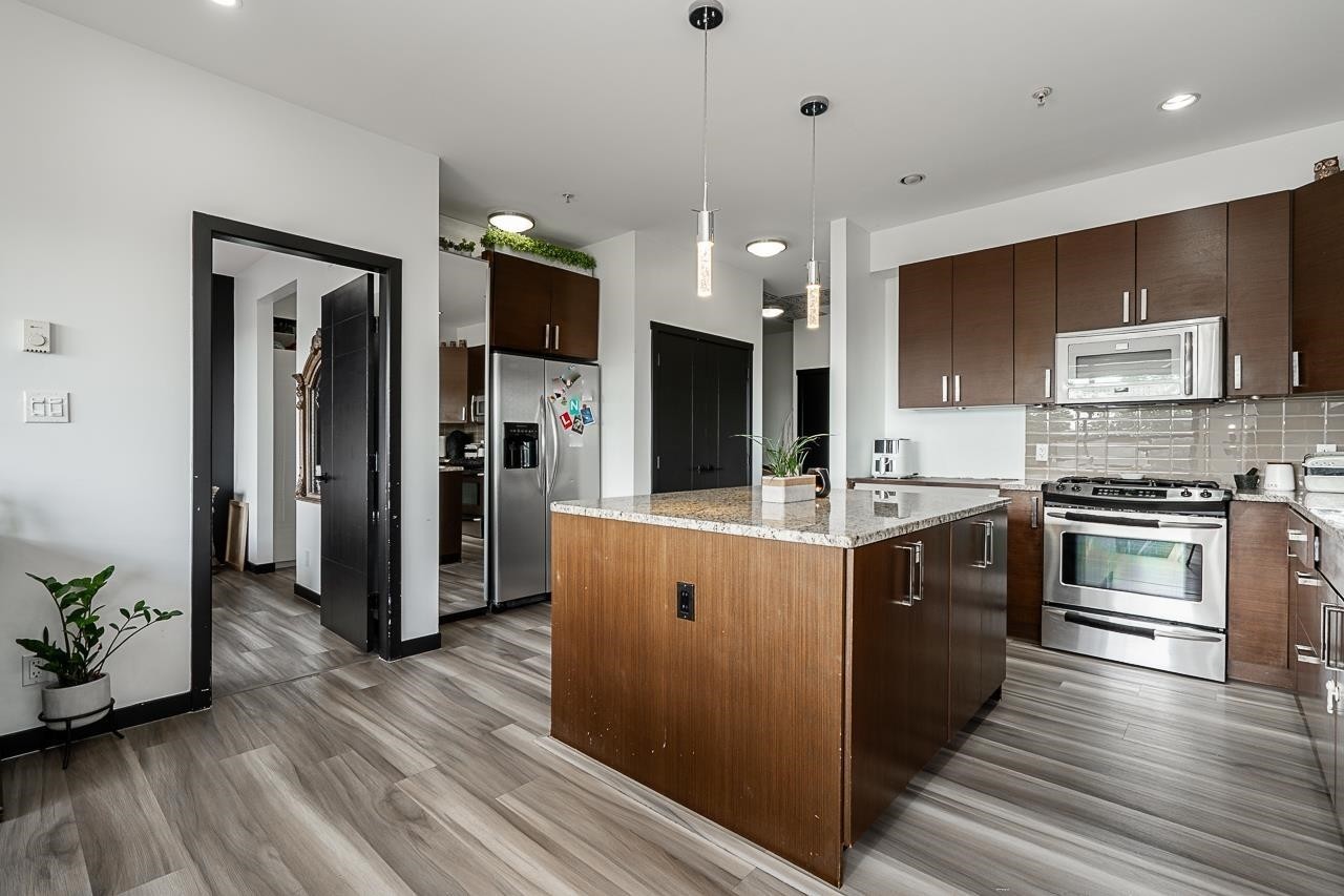 









288


Hampton

Street, 306,
New Westminster,




BC
V3M 5L9

