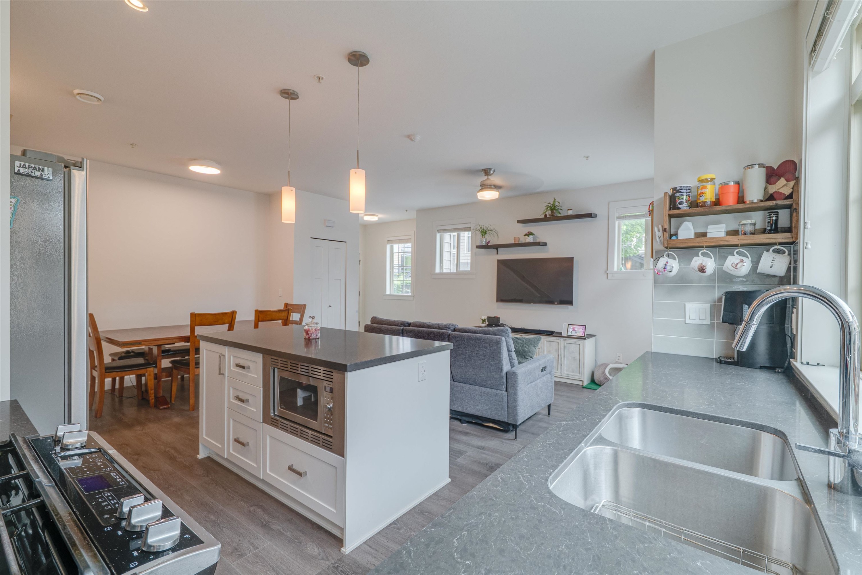 









11305


240

Street, 158,
Maple Ridge,




BC
V2W 0J1

