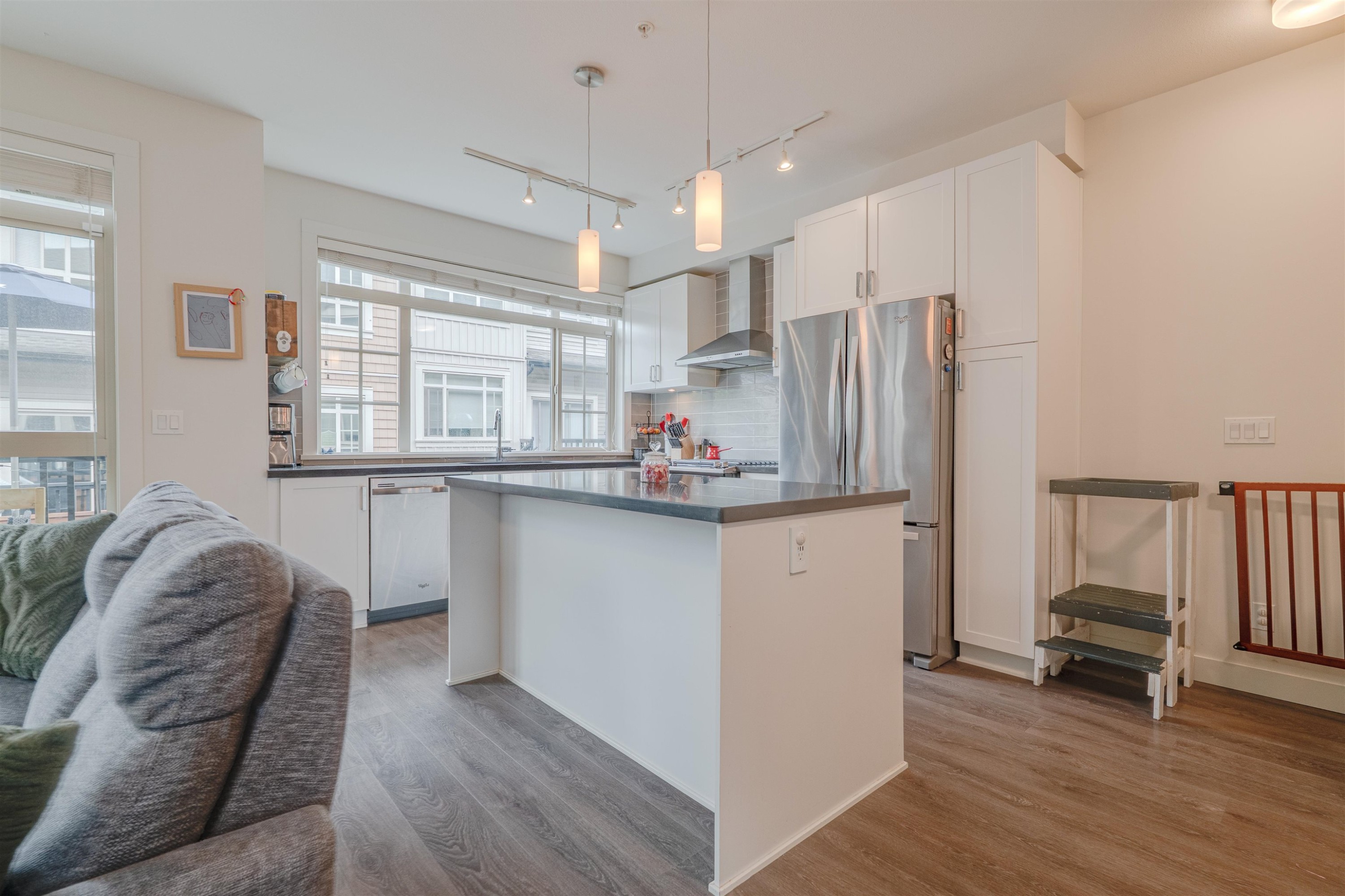 









11305


240

Street, 158,
Maple Ridge,




BC
V2W 0J1

